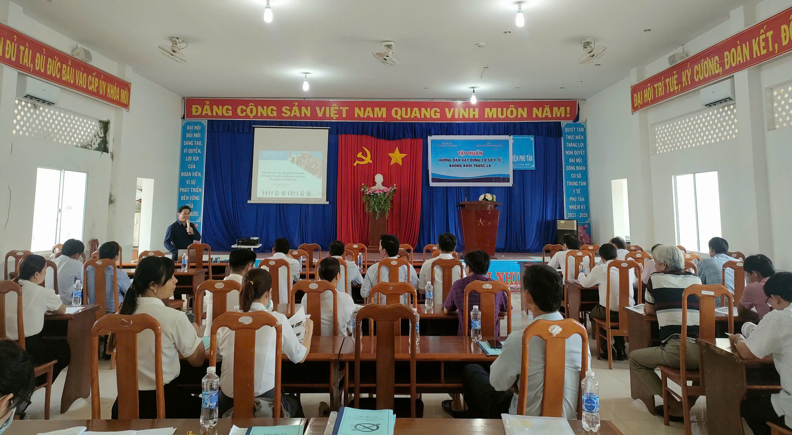Nhiều lợi ích từ môi trường làm việc không khói thuốc lá