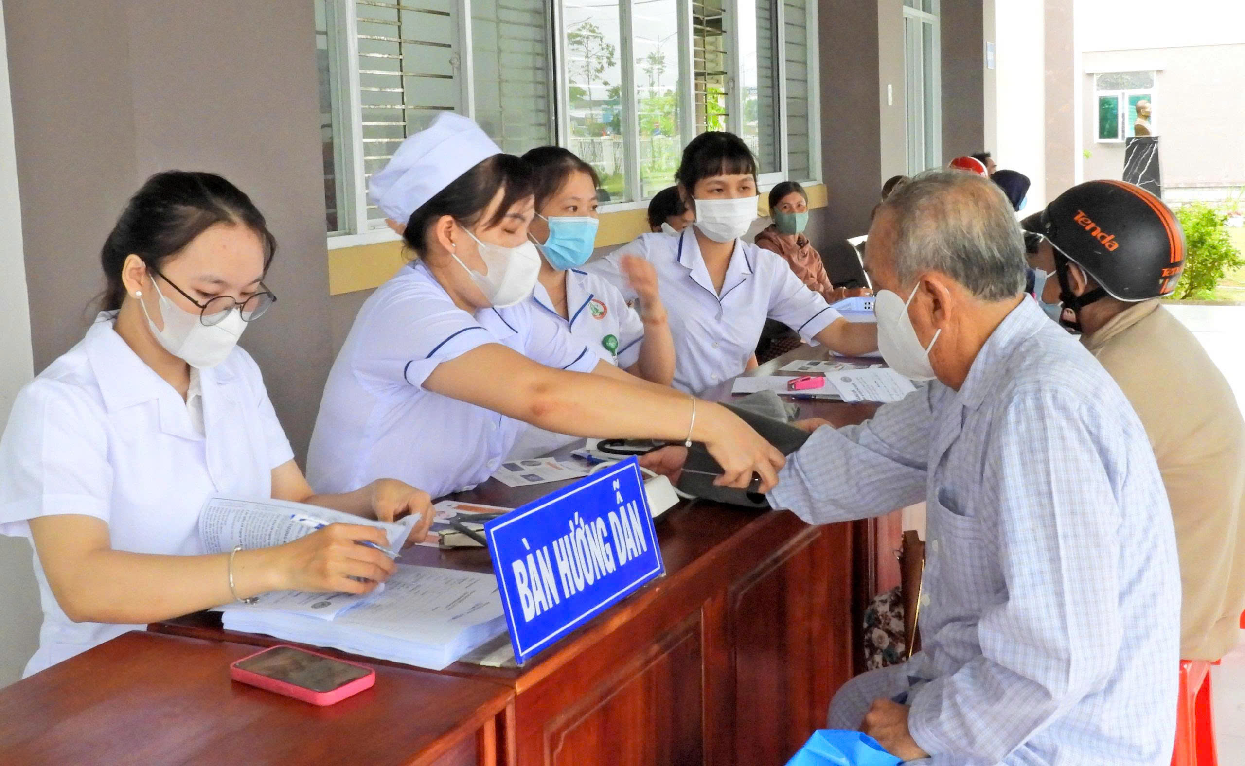 Khám sàng lọc bệnh phổi tắc nghẽn mạn tính và hen phế quản