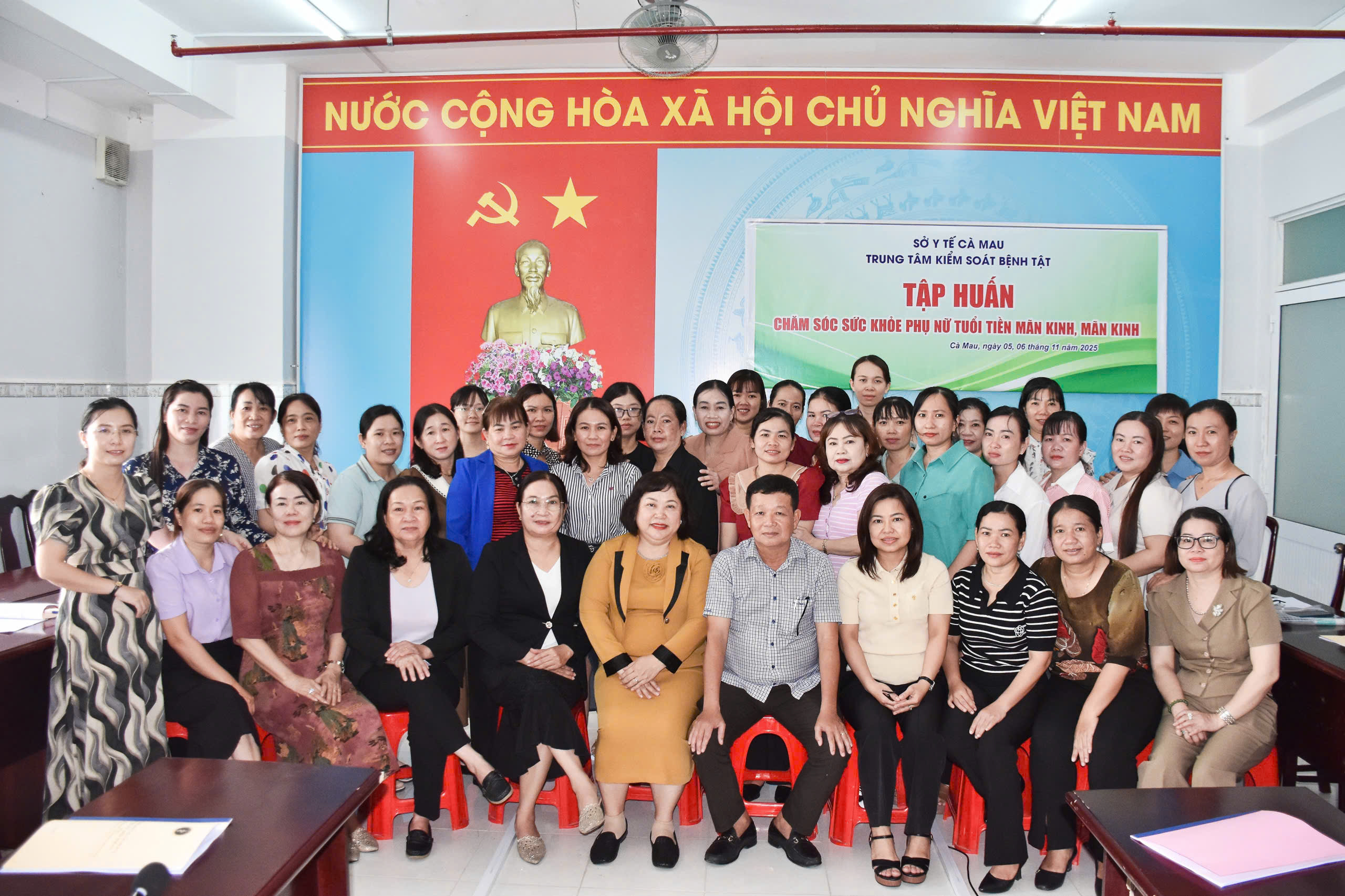 Tập huấn chăm sóc sức khỏe phụ nữ tuổi tiền mãn kinh, mãn kinh