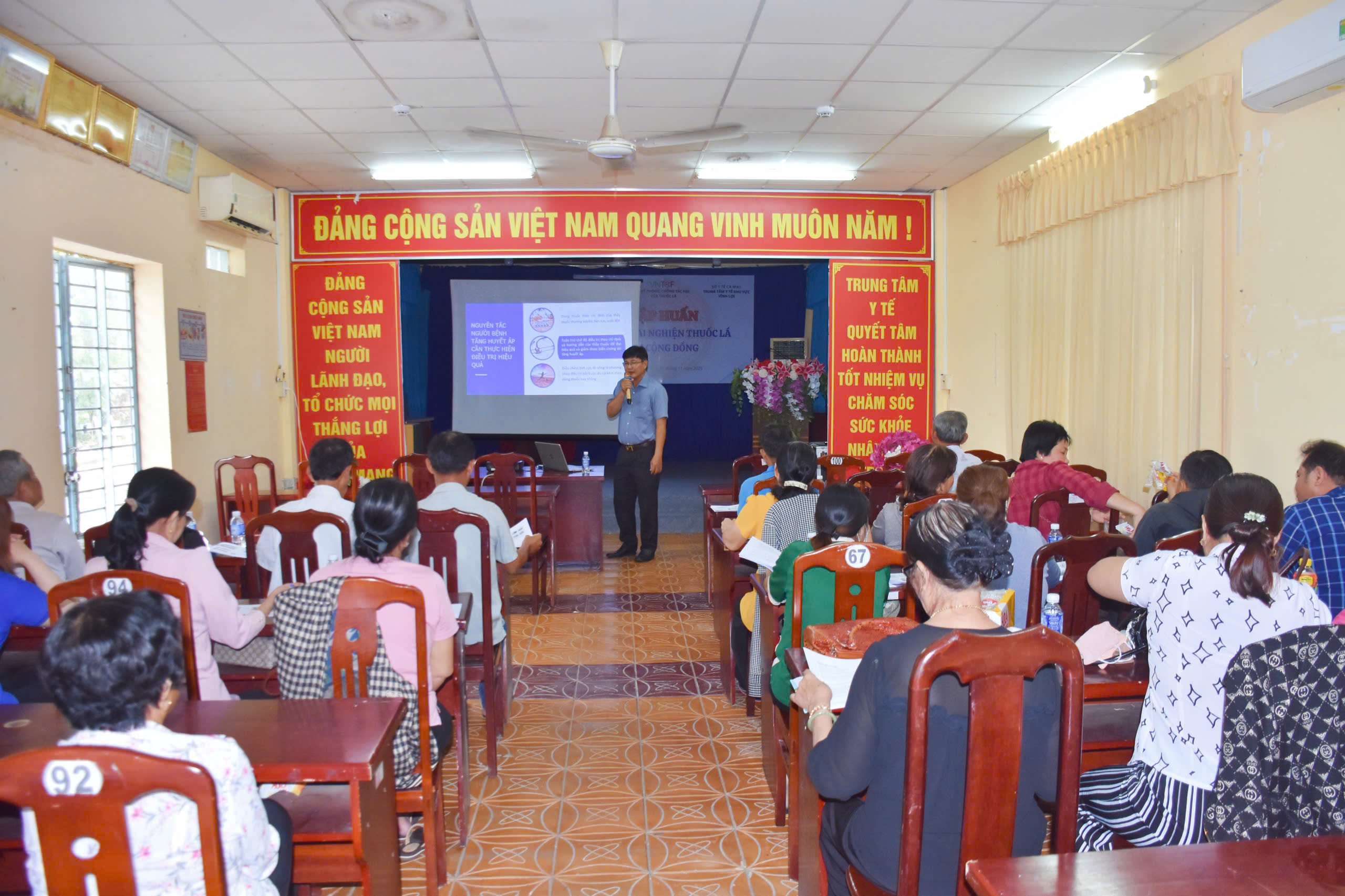 Tập huấn cho cộng tác viên thực hiện công tác phòng, chống bệnh không lây nhiễm