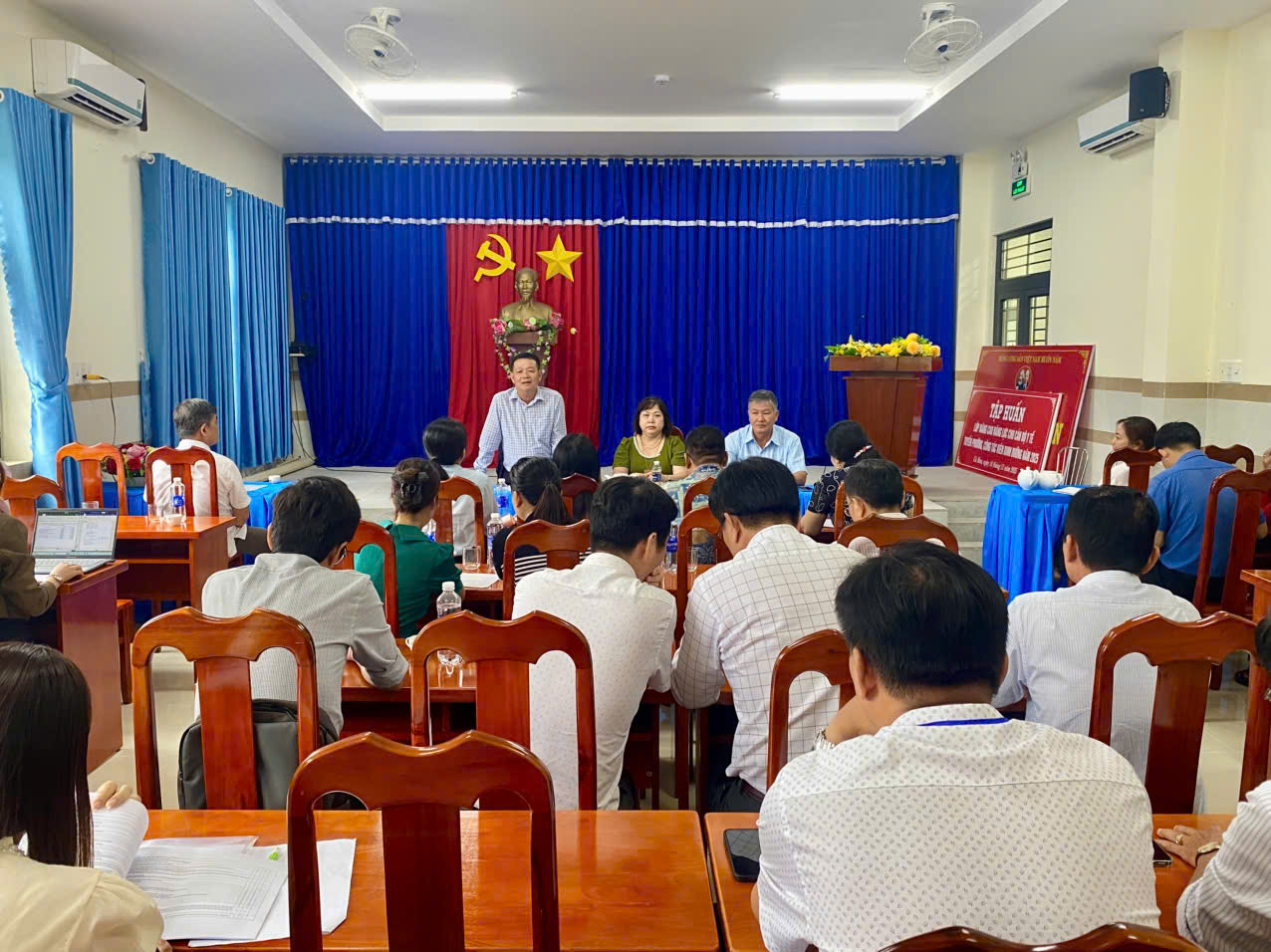 Trung tâm Y tế khu vực Cà Mau tiếp đoàn Sở Y tế kiểm tra, đánh giá chất lượng hoạt động năm 2025