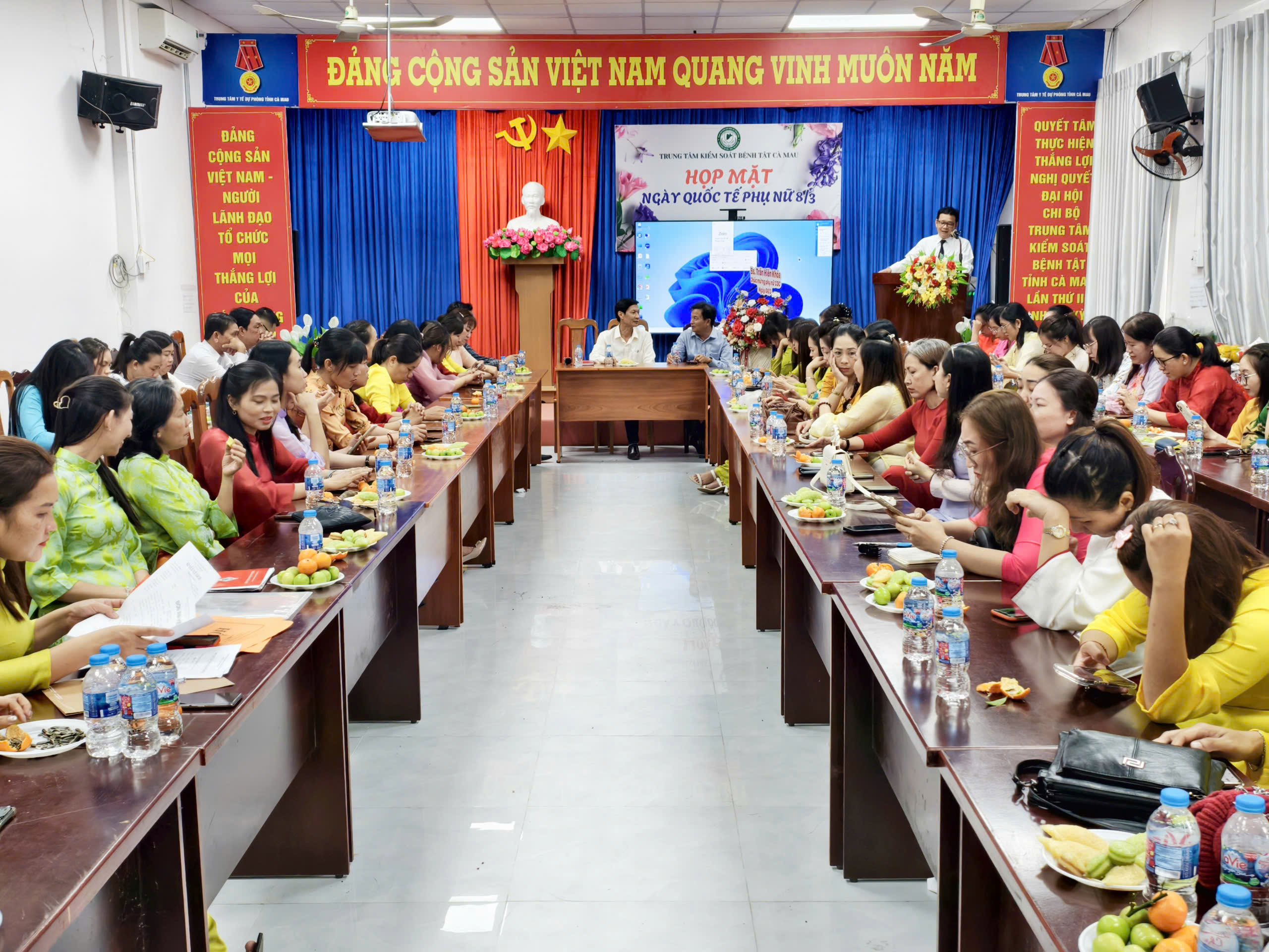 CDC Cà Mau họp mặt kỷ niệm 116 năm Ngày Quốc tế Phụ nữ (8/3/1910 – 8/3/2026)
