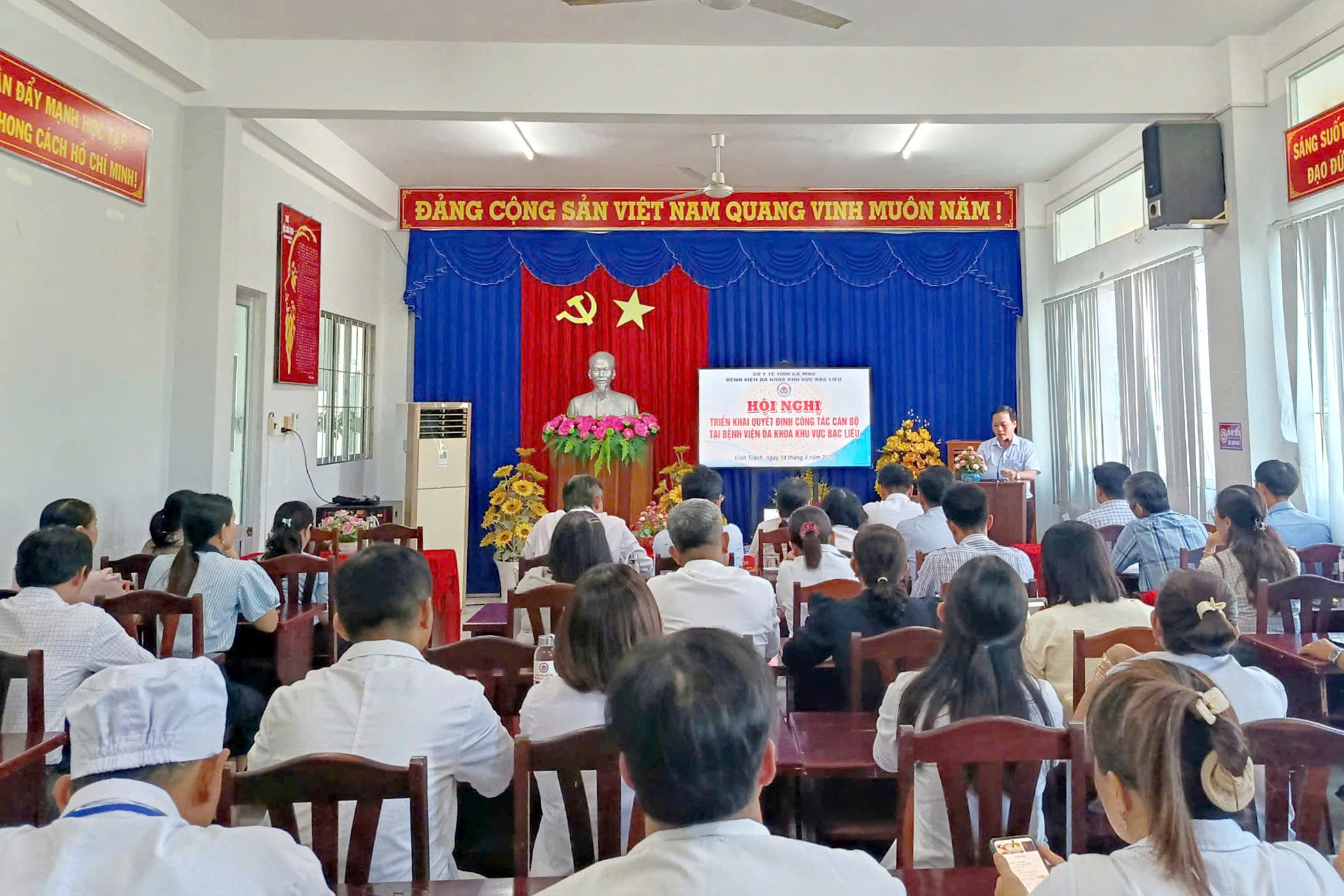Triển khai quyết định công tác cán bộ tại Bệnh viện Đa khoa khu vực Bạc Liêu