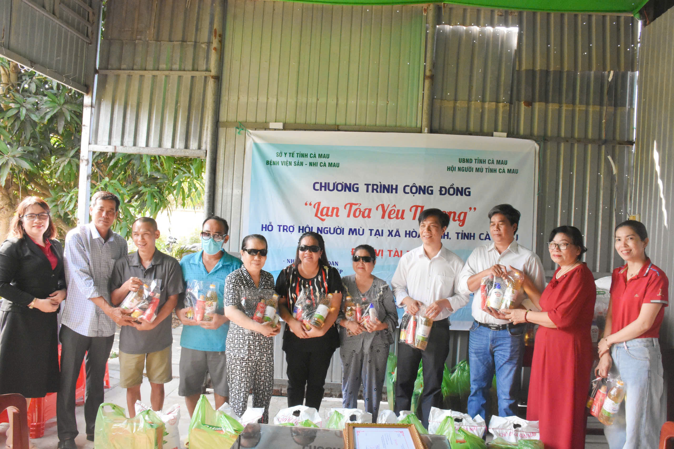 Bệnh viện Sản – Nhi Cà Mau lan tỏa yêu thương đến người khiếm thị