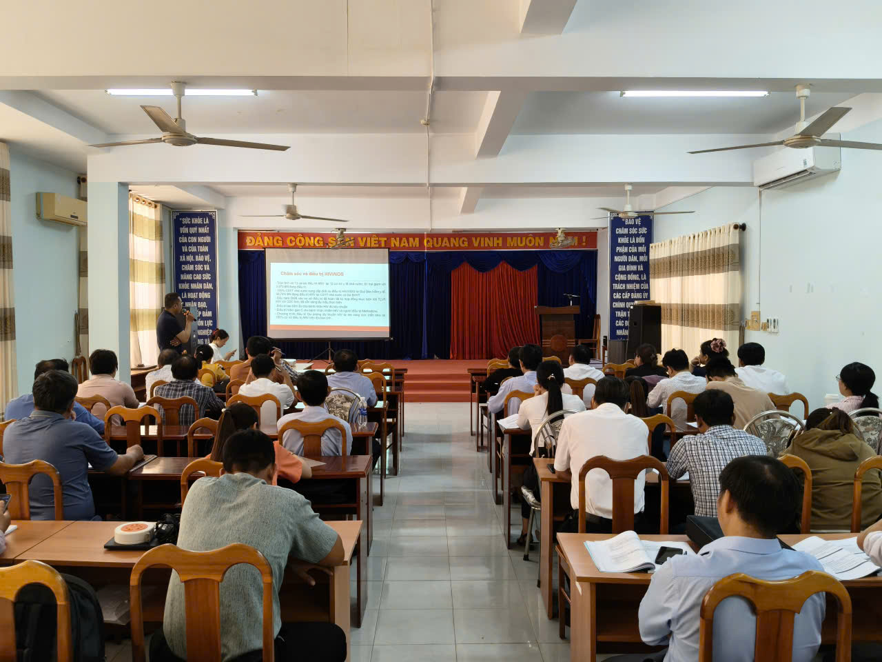 Tập huấn công tác thống kê, báo cáo HIV/AIDS  theo Thông tư 05 năm 2026