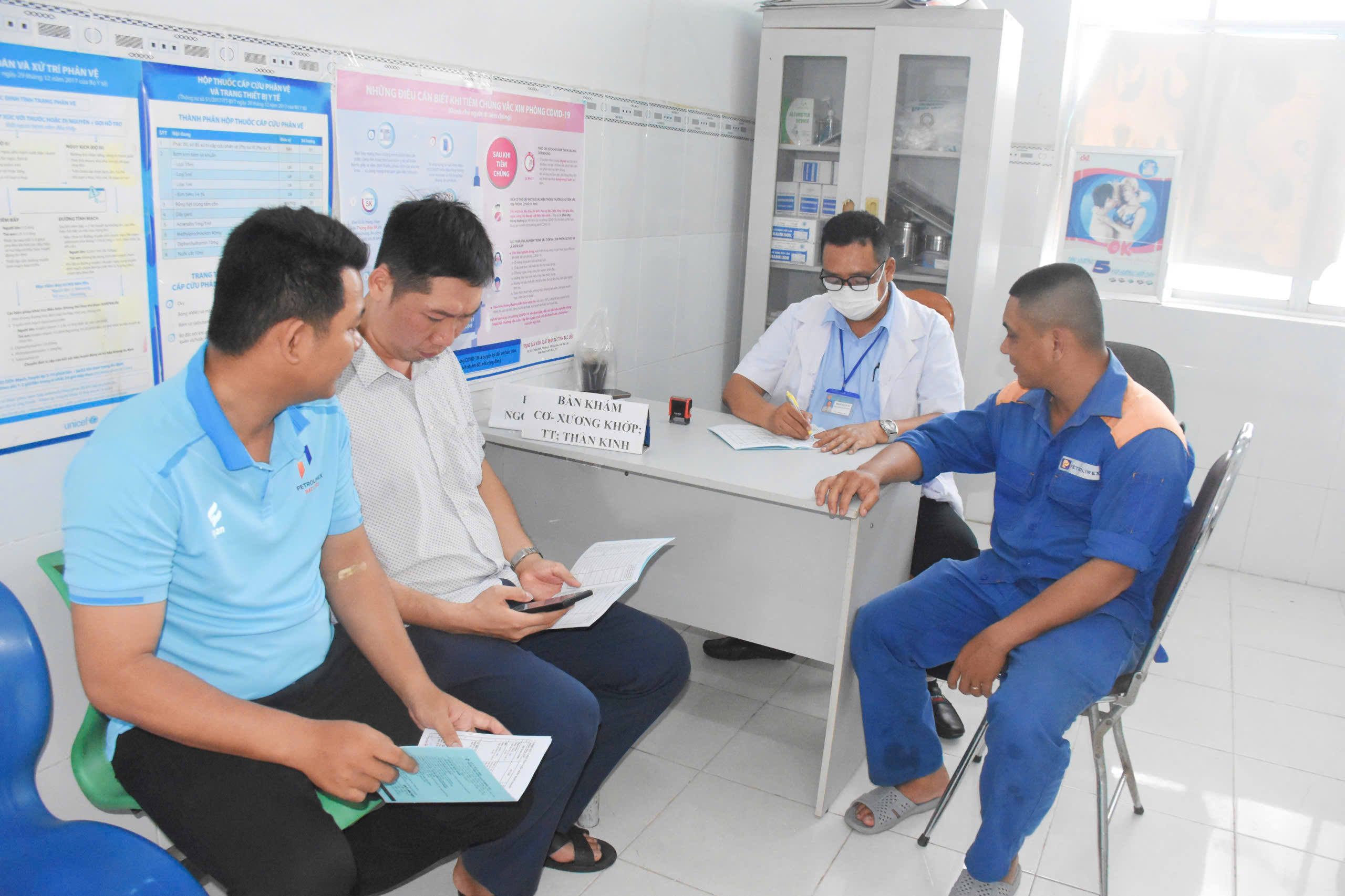 Khám sức khỏe định kỳ cho 124 người lao động Công ty TNHH MTV Petrolimex Cà Mau