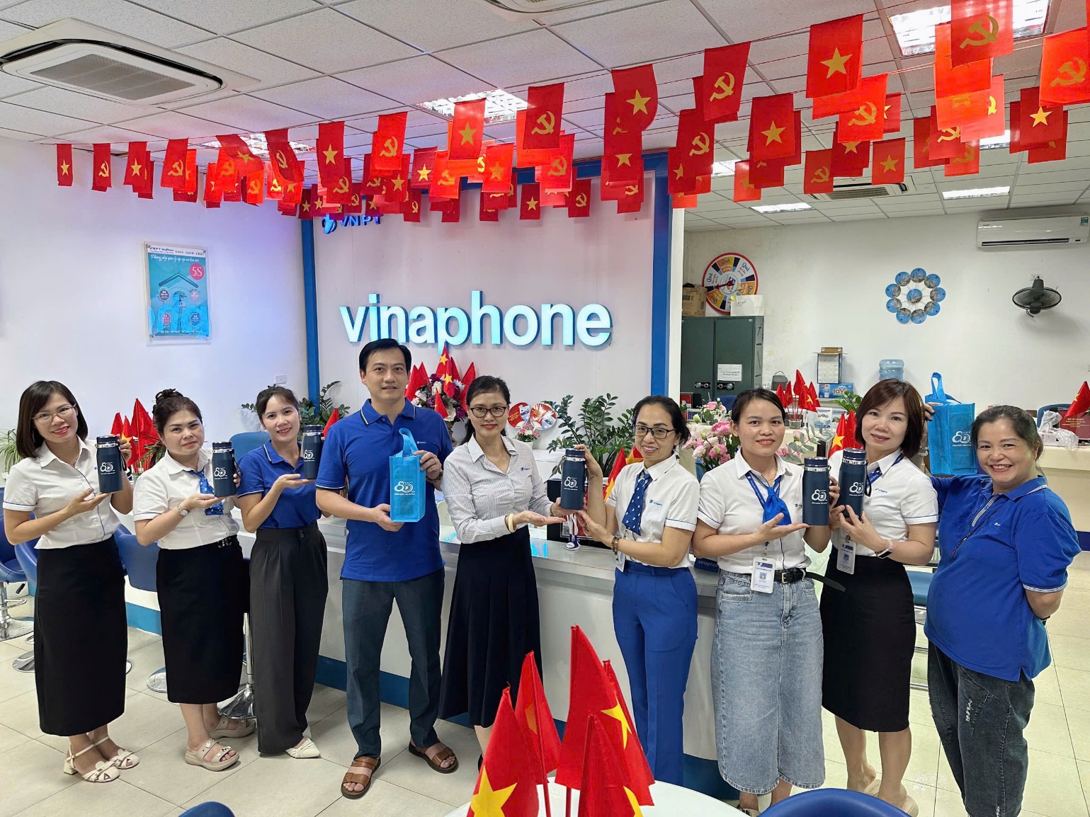 https://apiminio.myhanoi.vn/hanoi-portal/public/1/2025/08/7778b15e-1e05-4c02-8488-12e90623fdb6.jpg