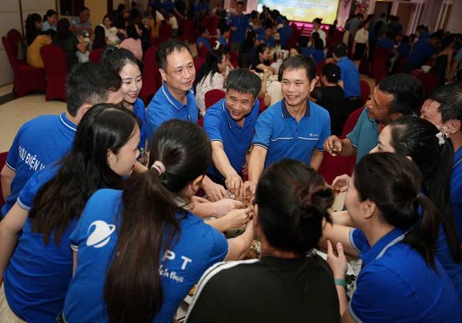 https://staticportal.vnpt.vn/upload/upload/files/images/z6892386379045_b14817a496aab7ea1a372f116abbe1ea.jpg