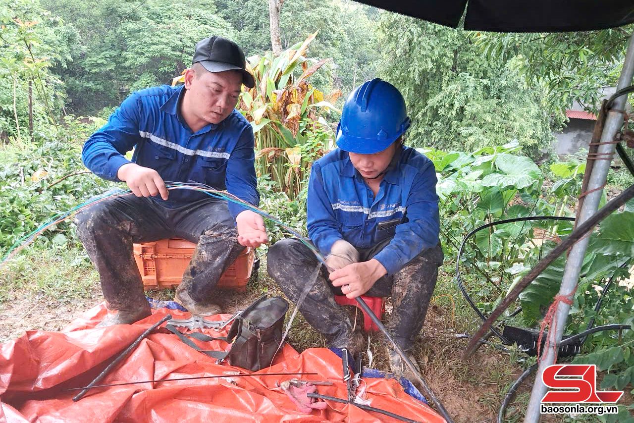 Hỗ trợ kinh phí chăm lo cho đoàn viên, người lao động VNPT  tham gia xử lý ứng cứu và khôi phục thông tin khách hàng trên địa bàn tỉnh Sơn La, Điện Biên và Nghệ An bị ảnh hưởng do mưa lũ