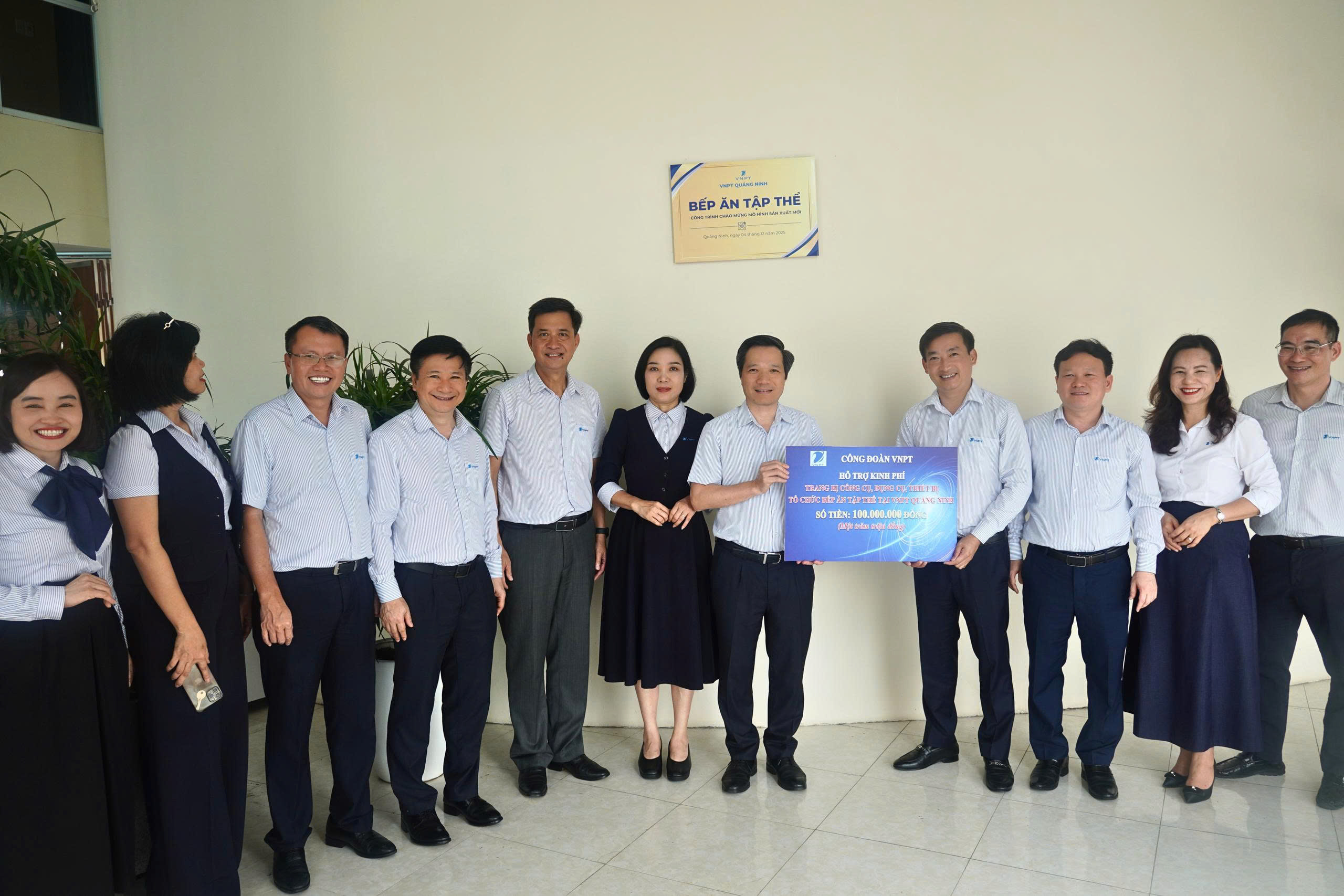 Công đoàn VNPT hỗ trợ bếp ăn tập thể tại VNPT Quảng Ninh