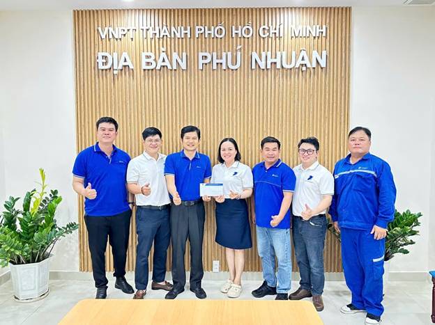 Có thể là hình ảnh về văn bản cho biết 'MNPTH ANH PHỐ HỒ CHI MINH ĐIA BAN PHÚ NHUẬN Fasy'