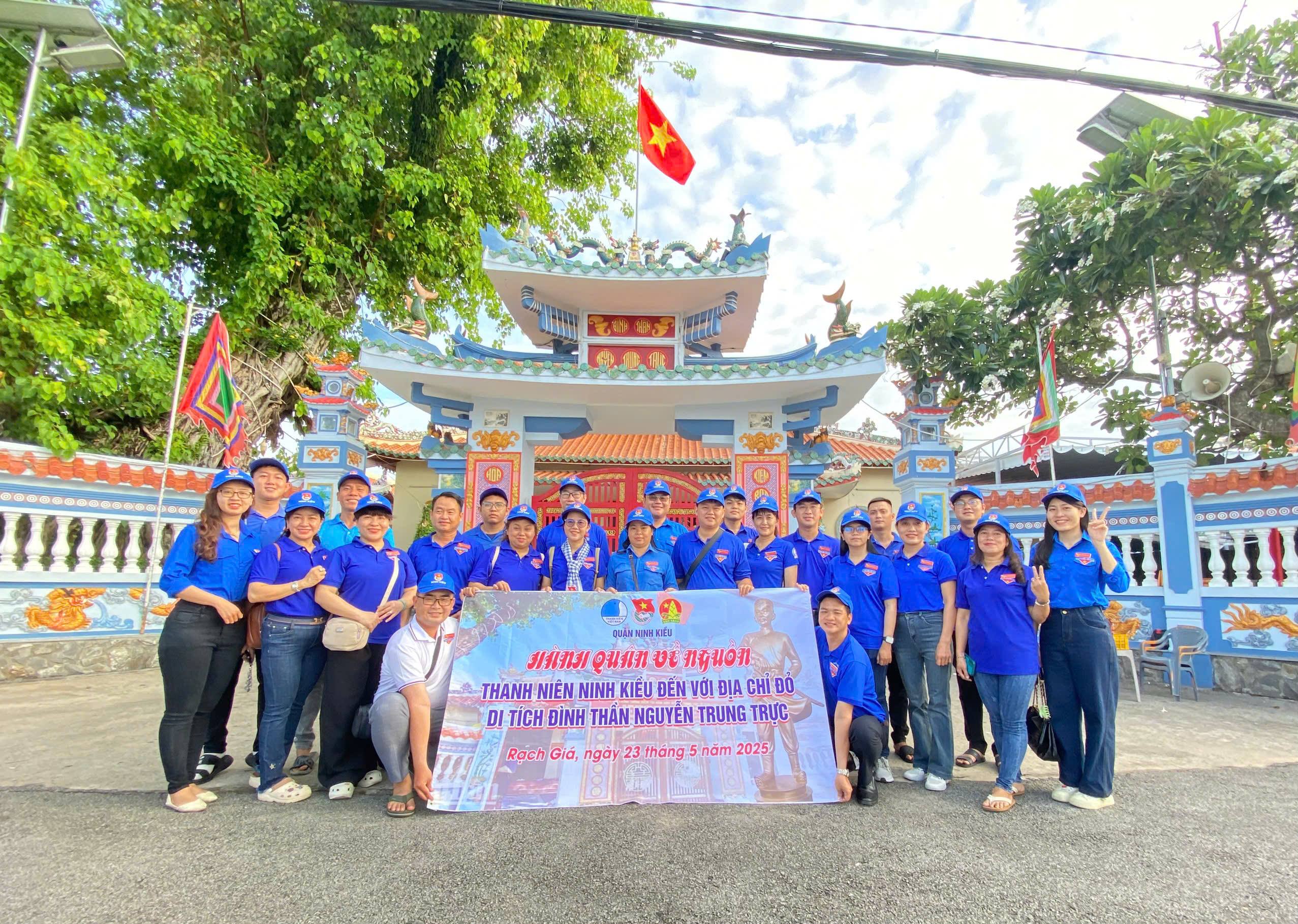 HÀNH QUÂN VỀ NGUỒN “THANH NIÊN NINH KIỀU ĐẾN VỚI ĐỊA CHỈ ĐỎ DI TÍCH QUỐC GIA ĐỀN THỜ ANH HÙNG DÂN TỘC NGUYỄN TRUNG TRỰC