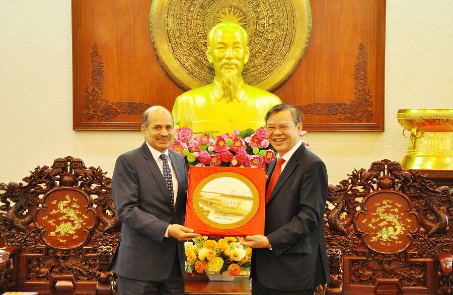 Chủ tịch UBND thành phố Cần Thơ tiếp Đại sứ Ấn Độ tại Việt Nam
