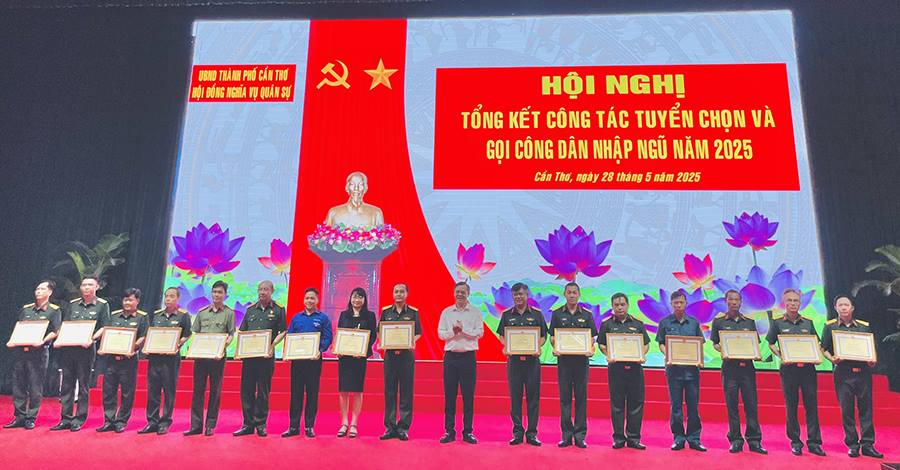 Thành phố Cần Thơ hoàn thành 100% chỉ tiêu tuyển quân năm 2025, hướng đến nâng cao chất lượng năm 2026