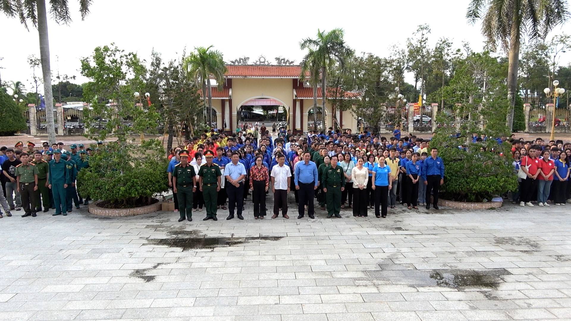 PHƯỜNG Ô MÔN TỔ CHỨC LỄ “THẮP NẾN TRI ÂN” CÁC ANH HÙNG LIỆT SĨ
