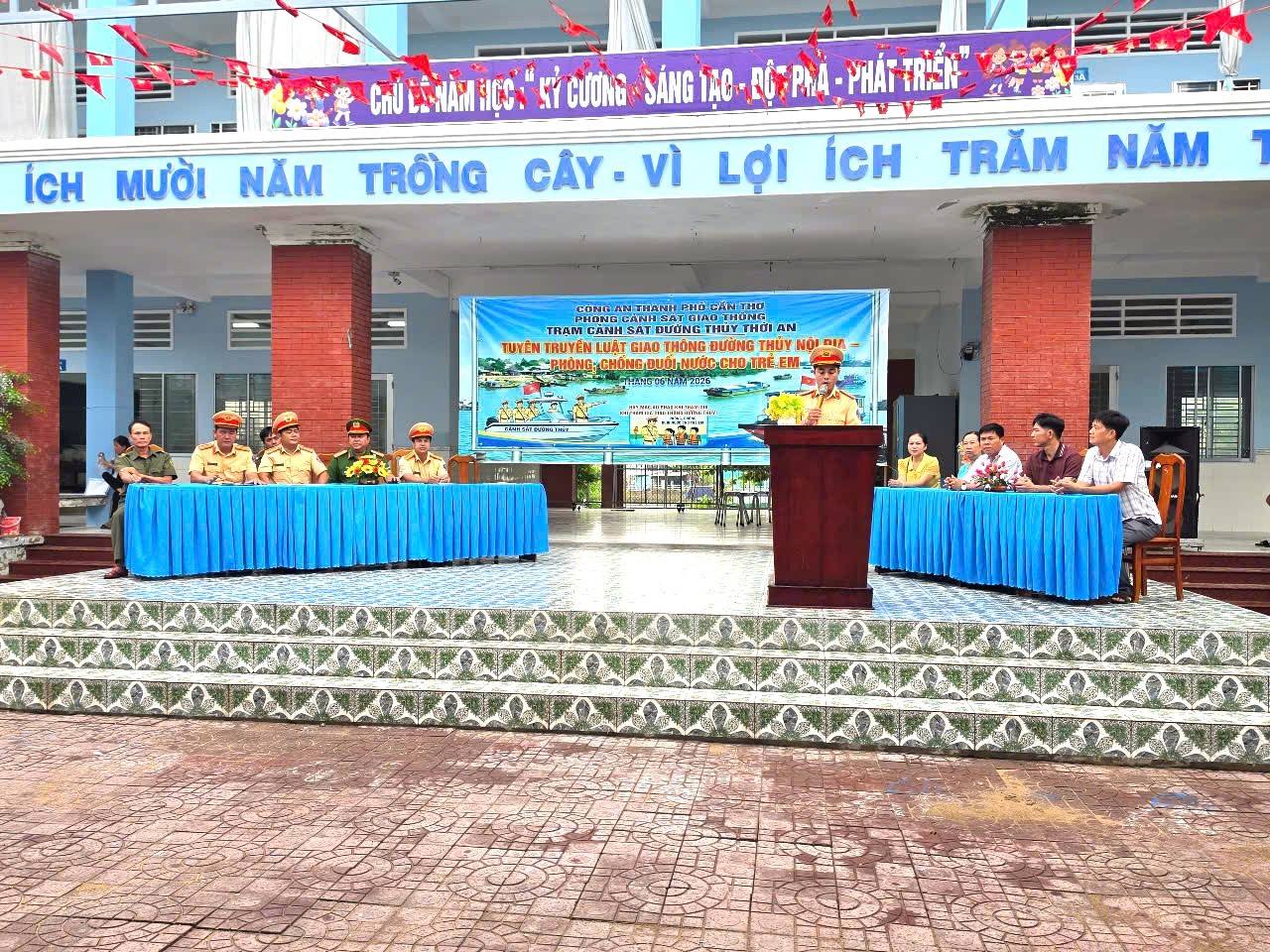 TRẠM CẢNH SÁT ĐƯỜNG THỦY THỚI AN TUYÊN TRUYỀN PHÒNG, CHỐNG ĐUỐI NƯỚC CHO CÁN BỘ, GIÁO VIÊN VÀ HỌC SINH
