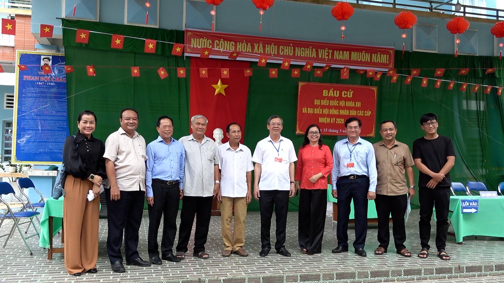 CHỦ TỊCH ỦY BAN NHÂN DÂN THÀNH PHỐ CẦN THƠ KIỂM TRA CÔNG TÁC CHUẨN BỊ BẦU CỬ TẠI PHƯỜNG Ô MÔN