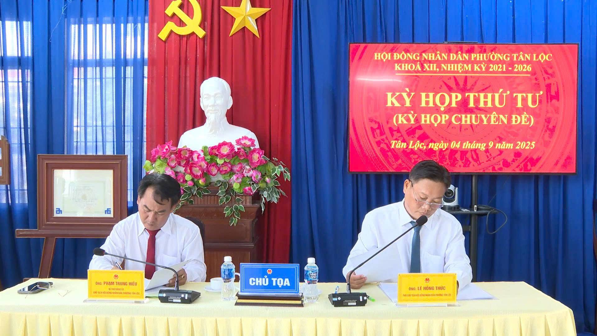 Tân Lộc tổ chức kỳ họp thứ tư HĐND phường khóa XII