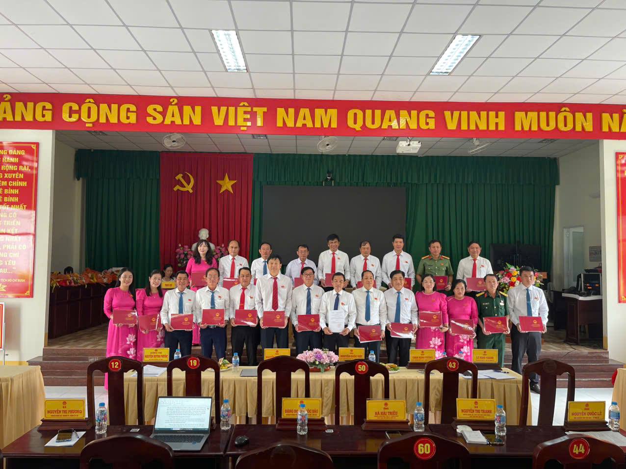 Phú Hữu tổ chức thành công kỳ họp thứ nhất HĐND xã khóa II: kiện toàn bộ máy chính quyền nhiệm kỳ 2026 - 2031