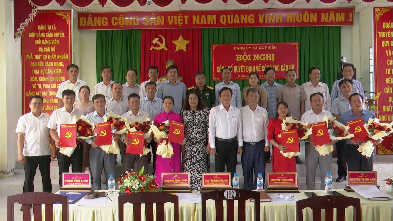 Xà Phiên kiện toàn công tác cán bộ,  bầu Chủ nhiệm UBKT Đảng ủy và công bố sắp xếp ấp