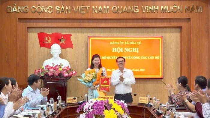 Hội nghị Công bố Quyết định của Ban Thường vụ Thành ủy về công tác cán bộ