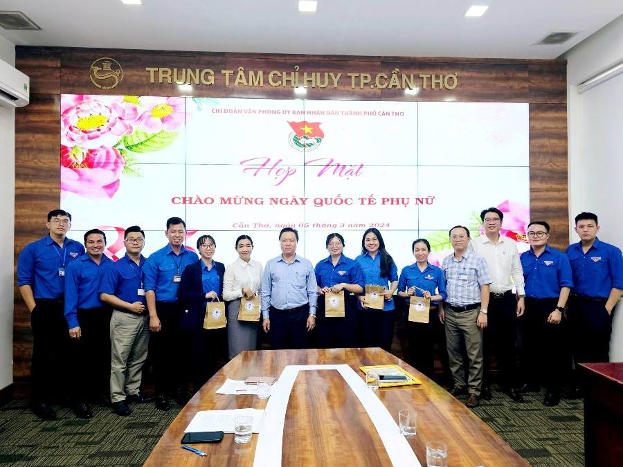 Tuổi trẻ Văn phòng UBND TP Cần Thơ hưởng ứng Tháng Thanh niên năm 2025