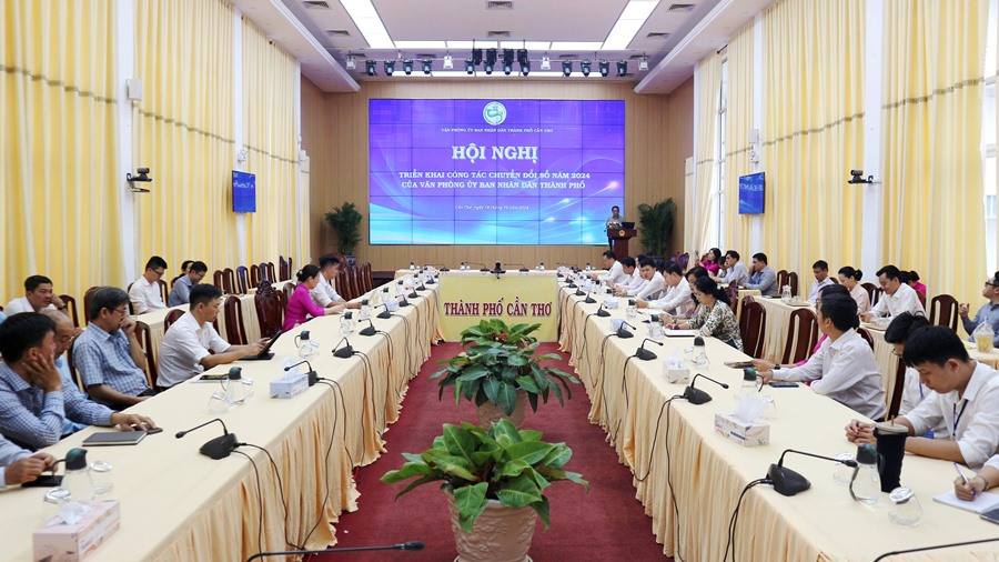 Văn phòng UBND thành phố đẩy mạnh ứng dụng công nghệ số và chuyển đổi số trong hoạt động của đơn vị