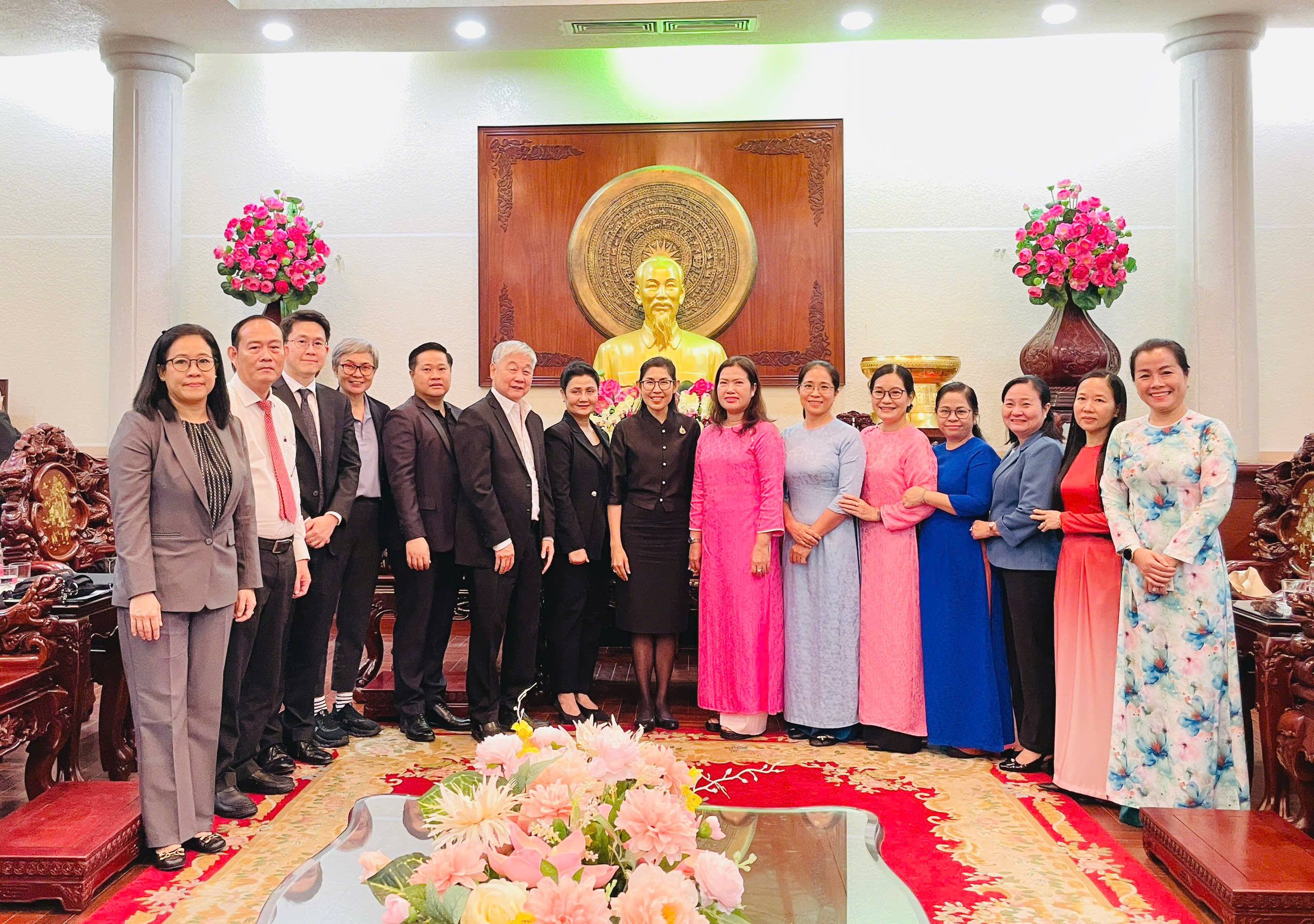 Leaders of Can Tho city had a meeting with Thai Ambassador to Vietnam