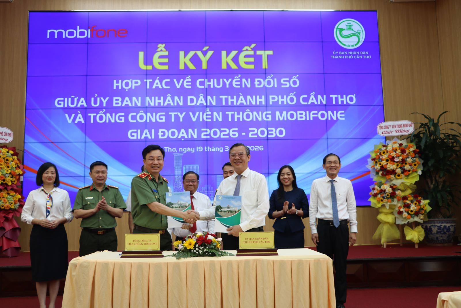 Cần Thơ và MobiFone ký kết hợp tác chiến lược, thúc đẩy chuyển đổi số toàn diện