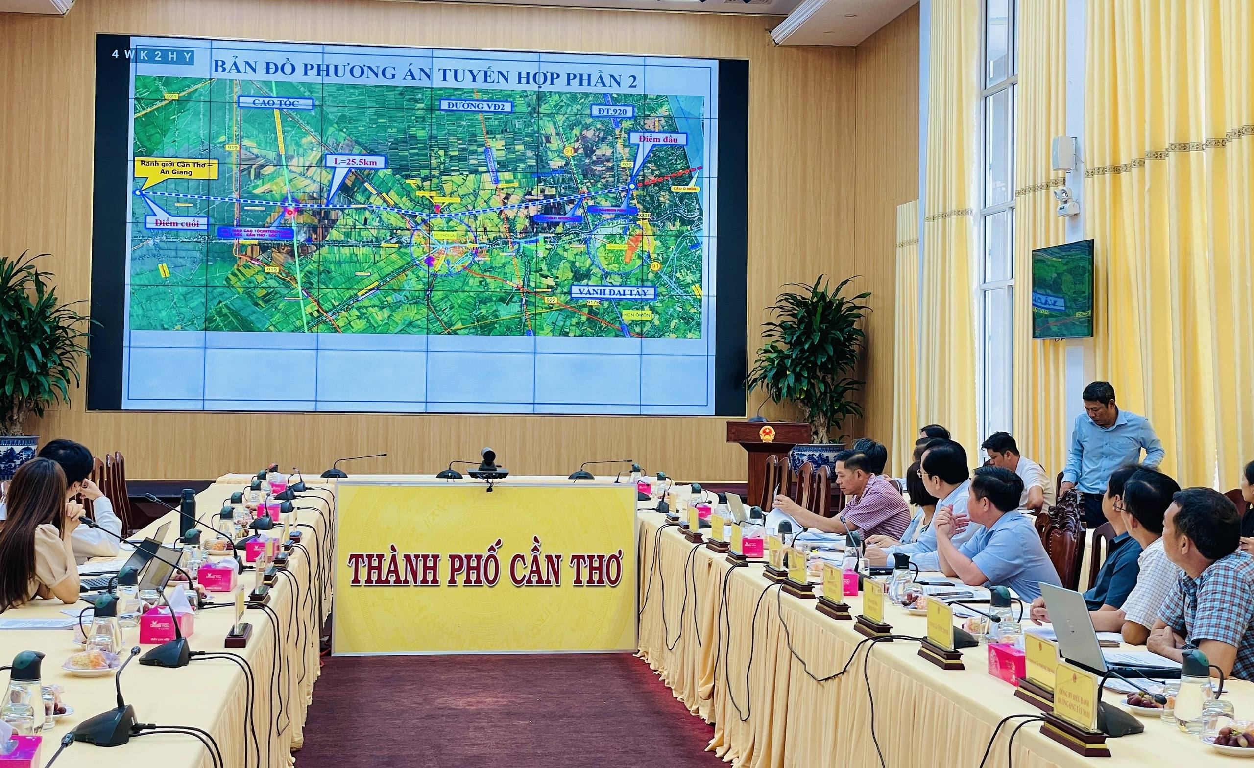 JICA delegation works with Can Tho on two key transport projects