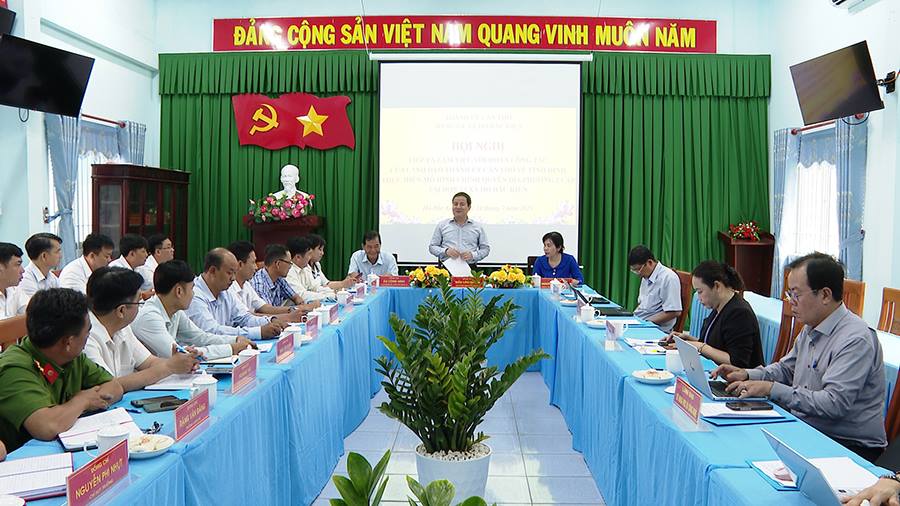 Phó Bí thư Thành ủy làm việc với xã Hồ Đắc Kiện về mô hình chính quyền hai cấp