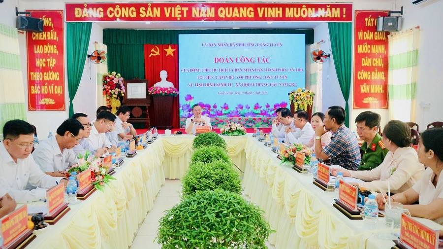 Chủ tịch UBND thành phố làm việc với phường Long Tuyền