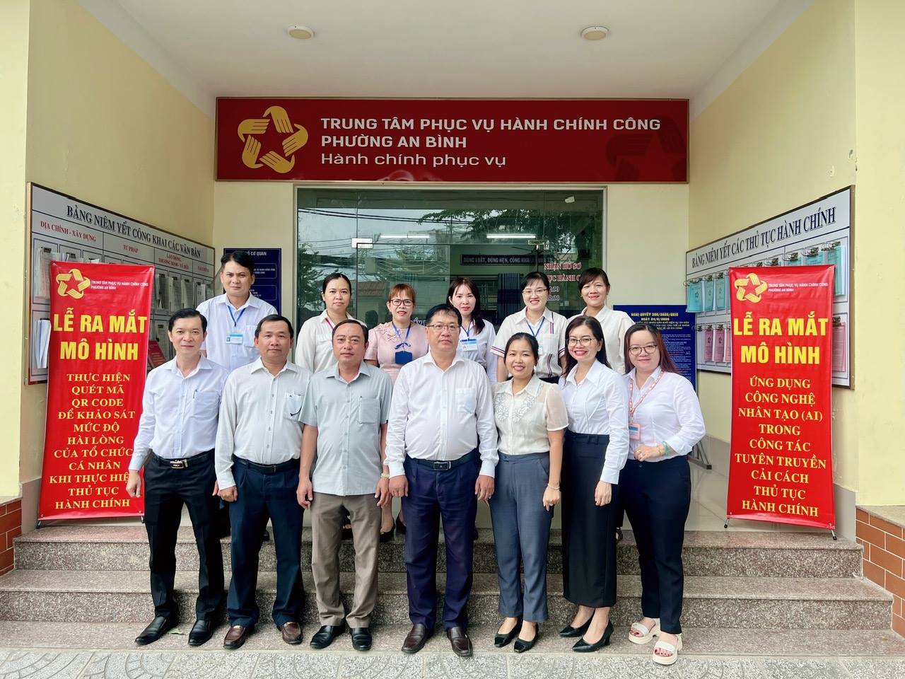 Trung tâm Phục vụ hành chính công phường An Bình ra mắt mô hình “Thực hiện quét mã QR Code để khảo sát mức độ hài lòng của tổ chức, cá nhân khi thực hiện thủ tục hành chính” và mô hình “Ứng dụng công nghệ nhân tạo (AI) trong công tác tuyên truyền cải cách thủ tục hành chính trên địa bàn phường An Bình”