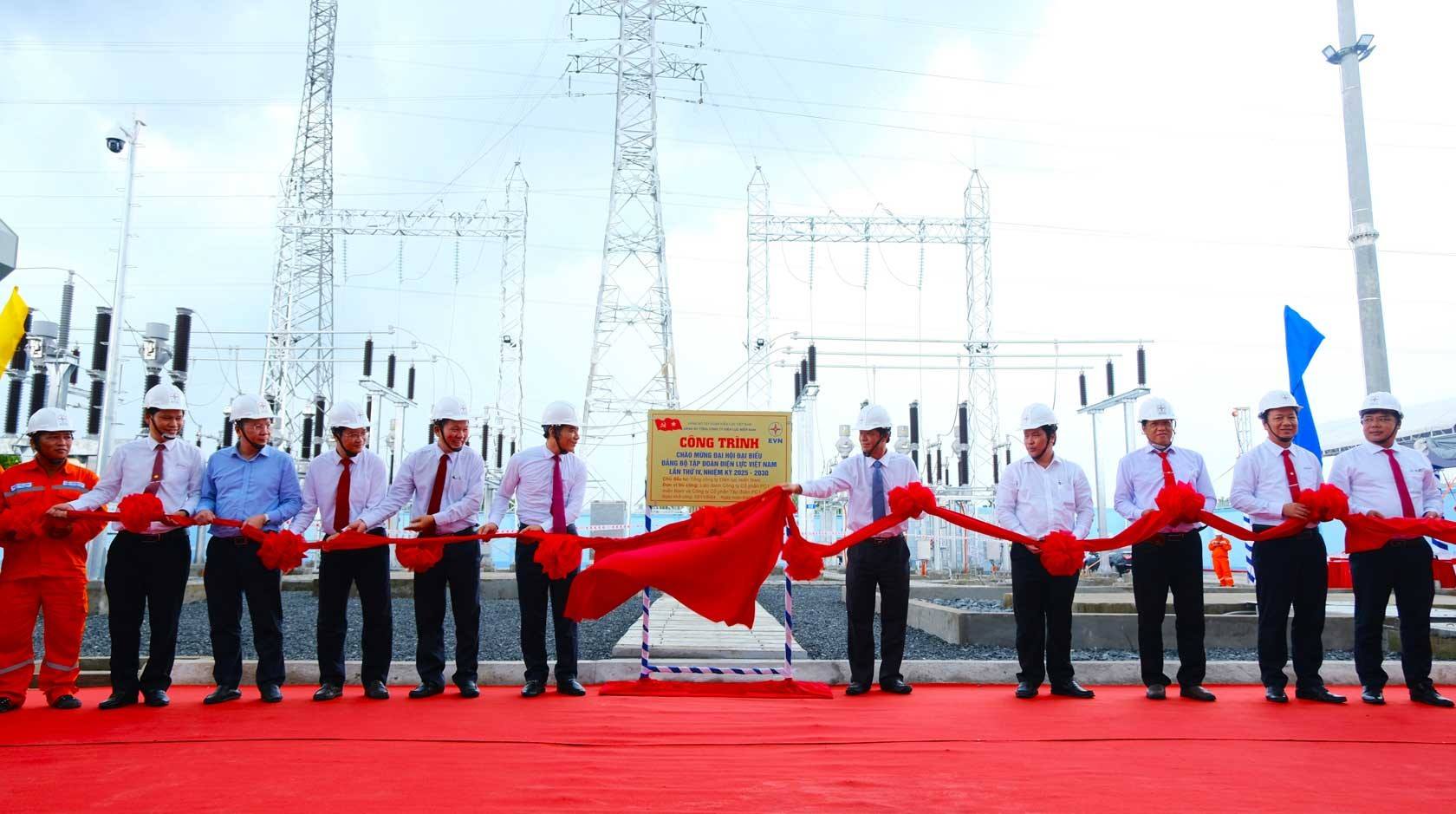 TP Cần Thơ: Gắn biển Công trình Trạm biến áp 110kV Cái Răng và đường dây đấu nối