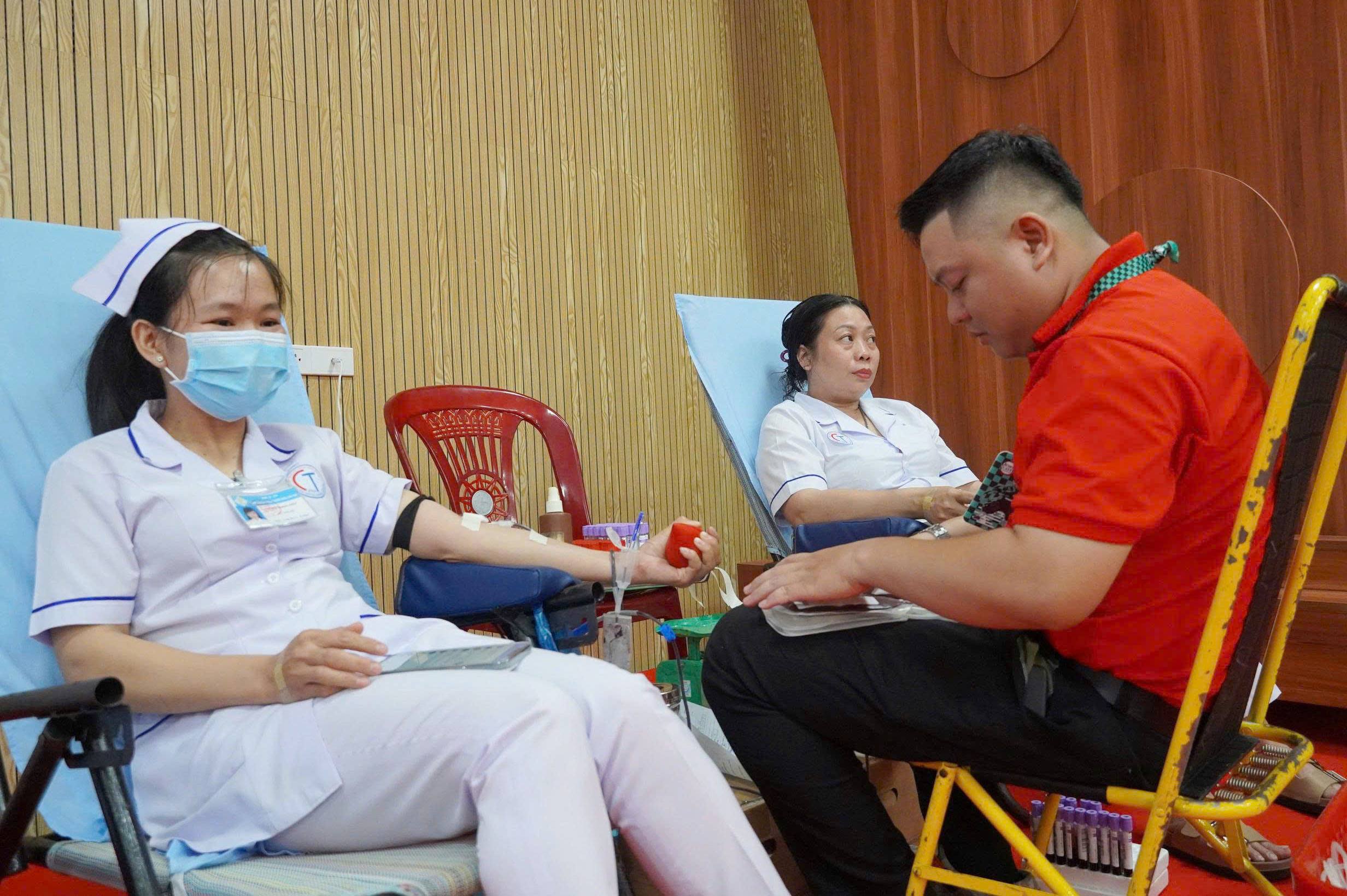 Cần Thơ: 187 đơn vị máu được tiếp nhận tại Ngày hội “Blouse trắng - Trái tim hồng”