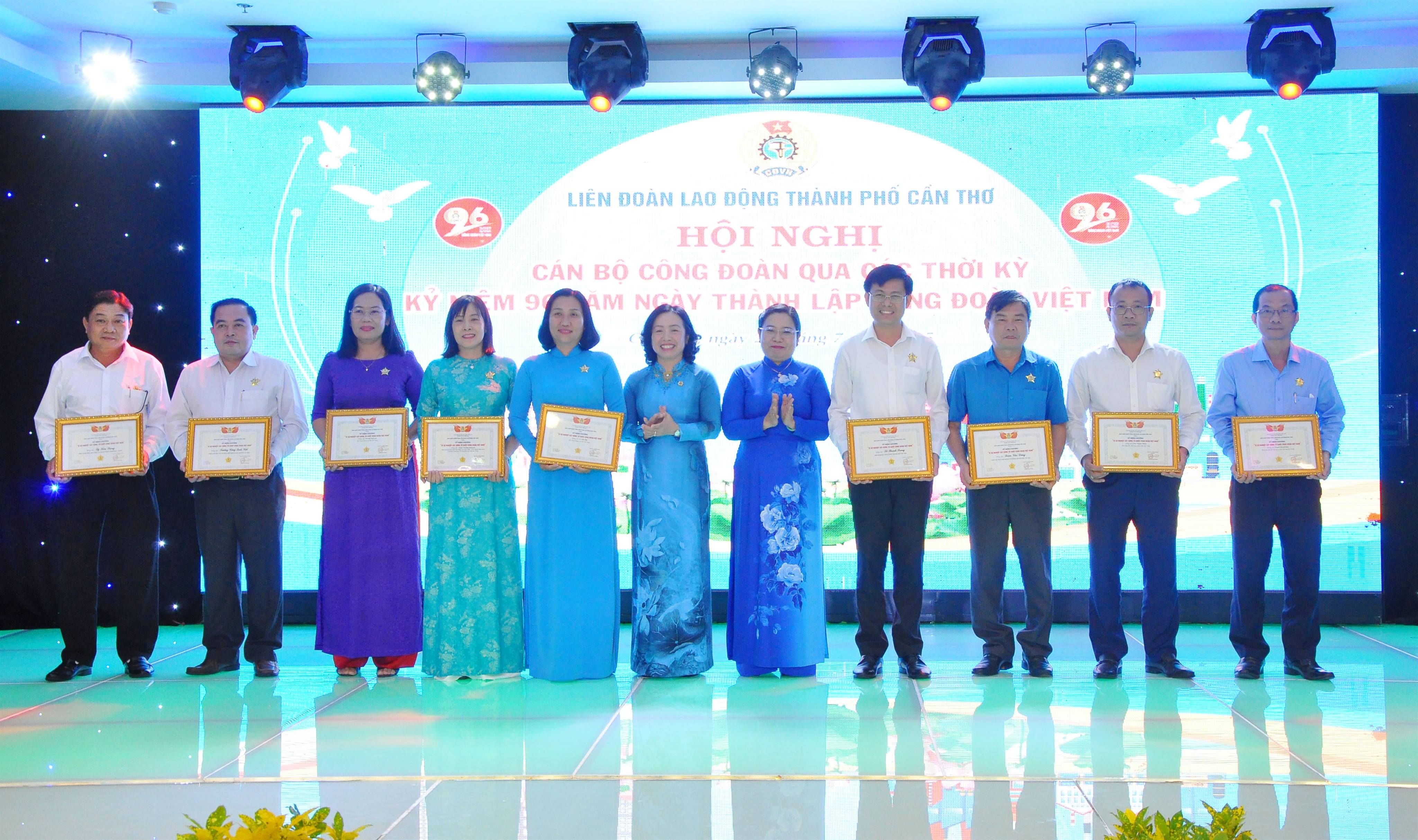 Cần Thơ tổ chức hội nghị cán bộ Công đoàn qua các thời kỳ