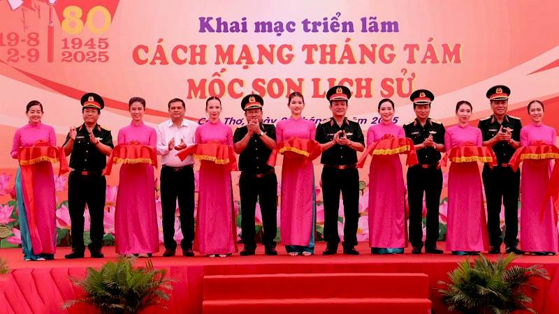 Cần Thơ: Khai mạc triển lãm “Cách mạng Tháng Tám - Mốc son lịch sử”