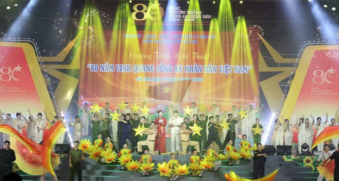 Chương trình nghệ thuật “80 năm vinh quang Công an nhân dân Việt Nam”