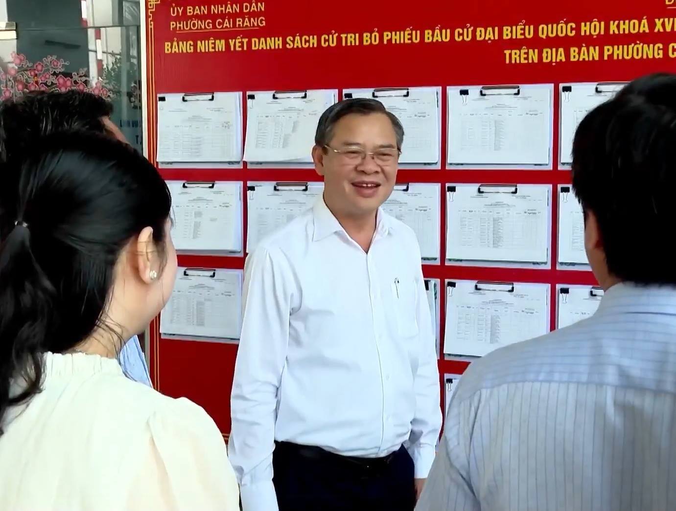 Kiểm tra công tác chuẩn bị bầu cử tại phường Hưng Phú và phường Cái Răng