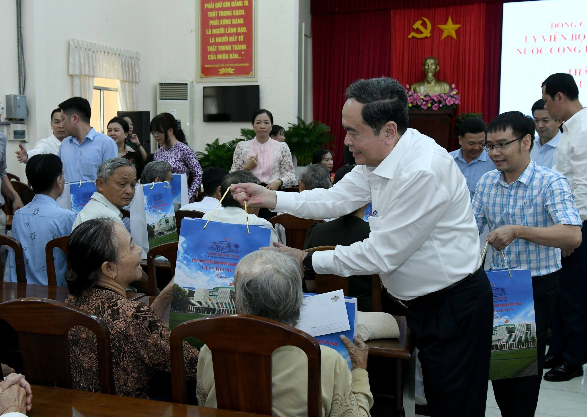 anh tin bai