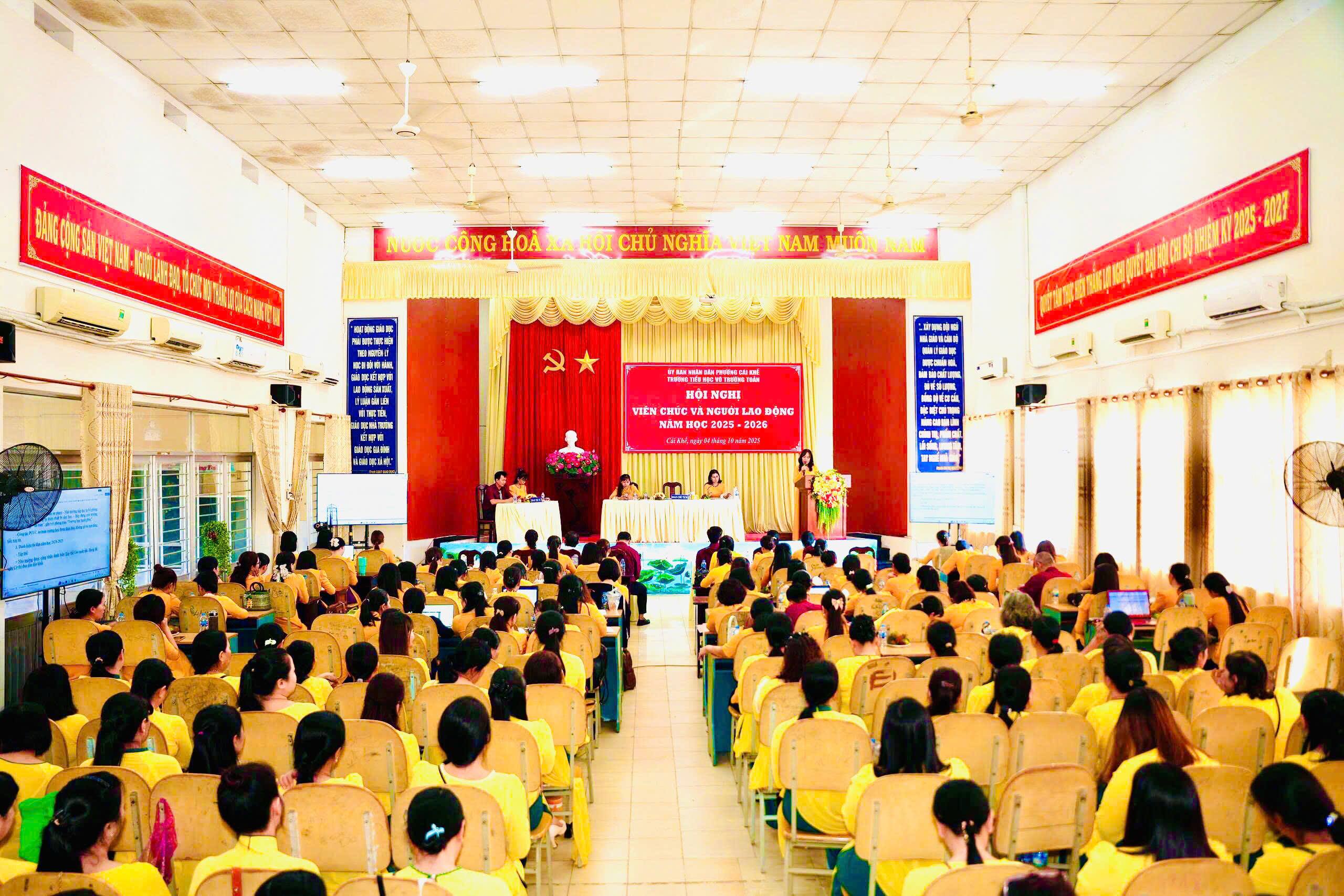 HỘI NGHỊ VIÊN CHỨC, NGƯỜI LAO ĐỘNG NĂM HỌC 2025 - 2026