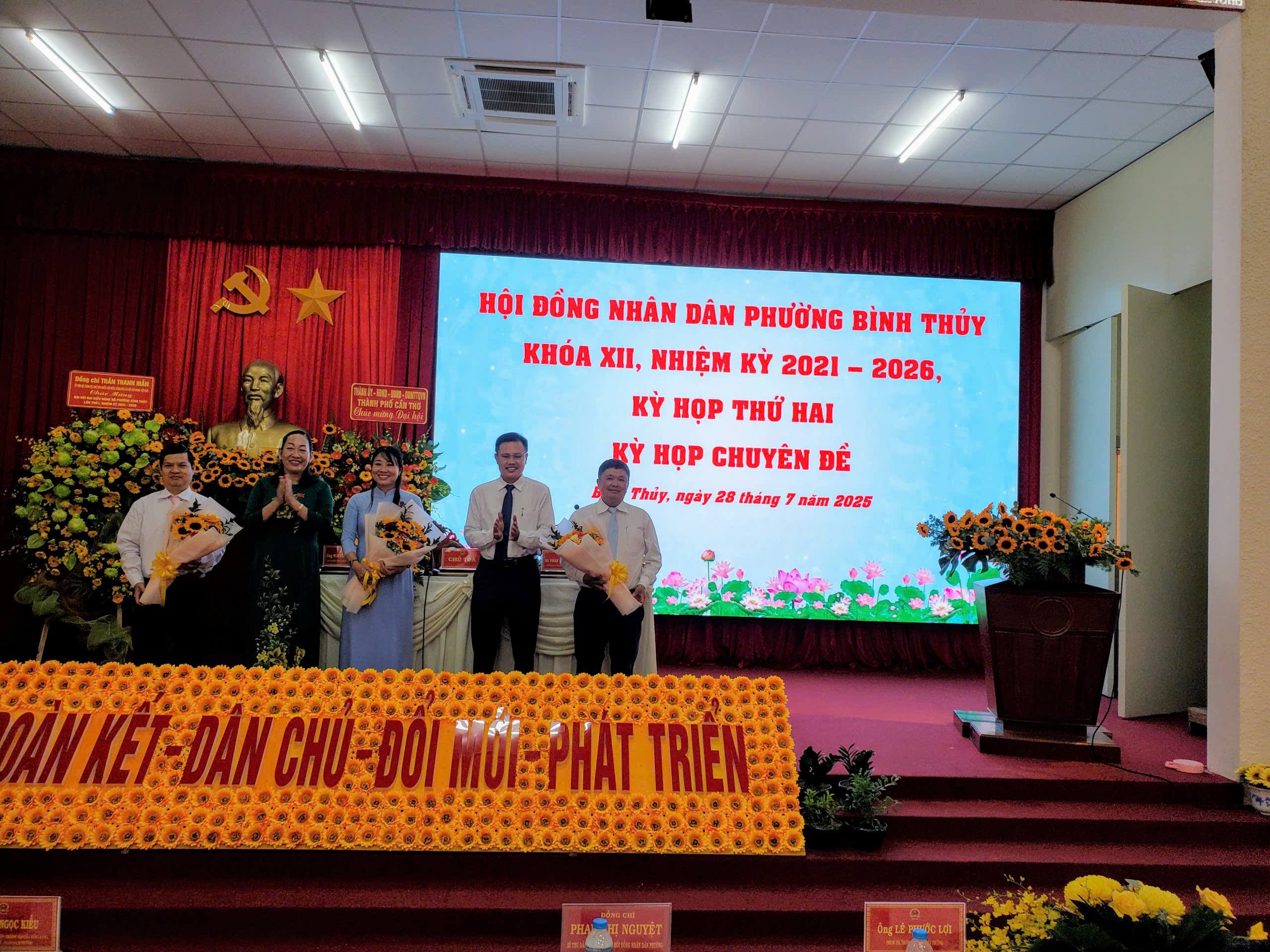 Kỳ họp thứ hai HĐND phường Bình Thủy khóa XII, nhiệm kỳ 2021– 2026