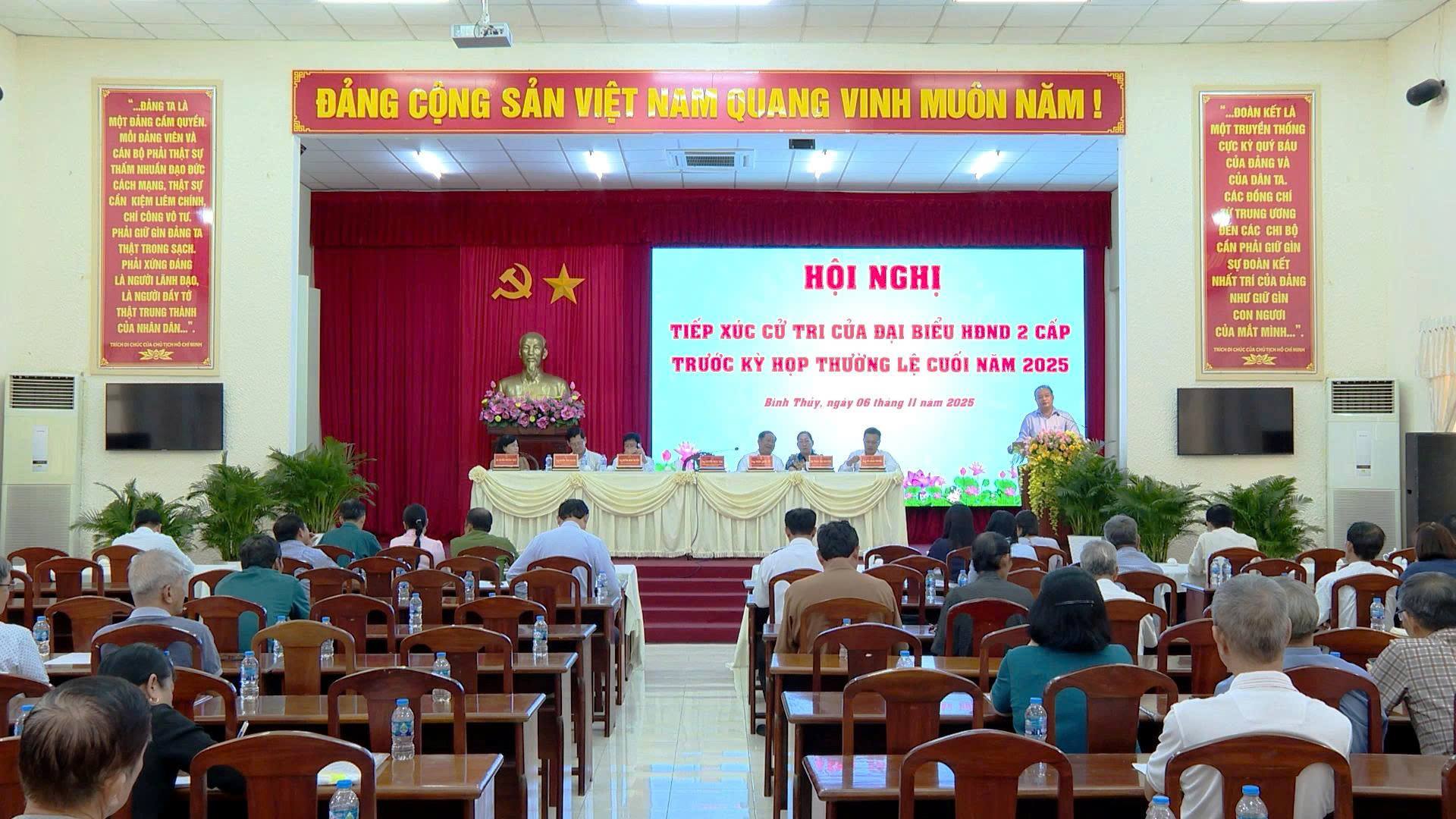 Tổ đại biểu HĐND thành phố Cần Thơ tiếp xúc cử tri phường Bình Thủy