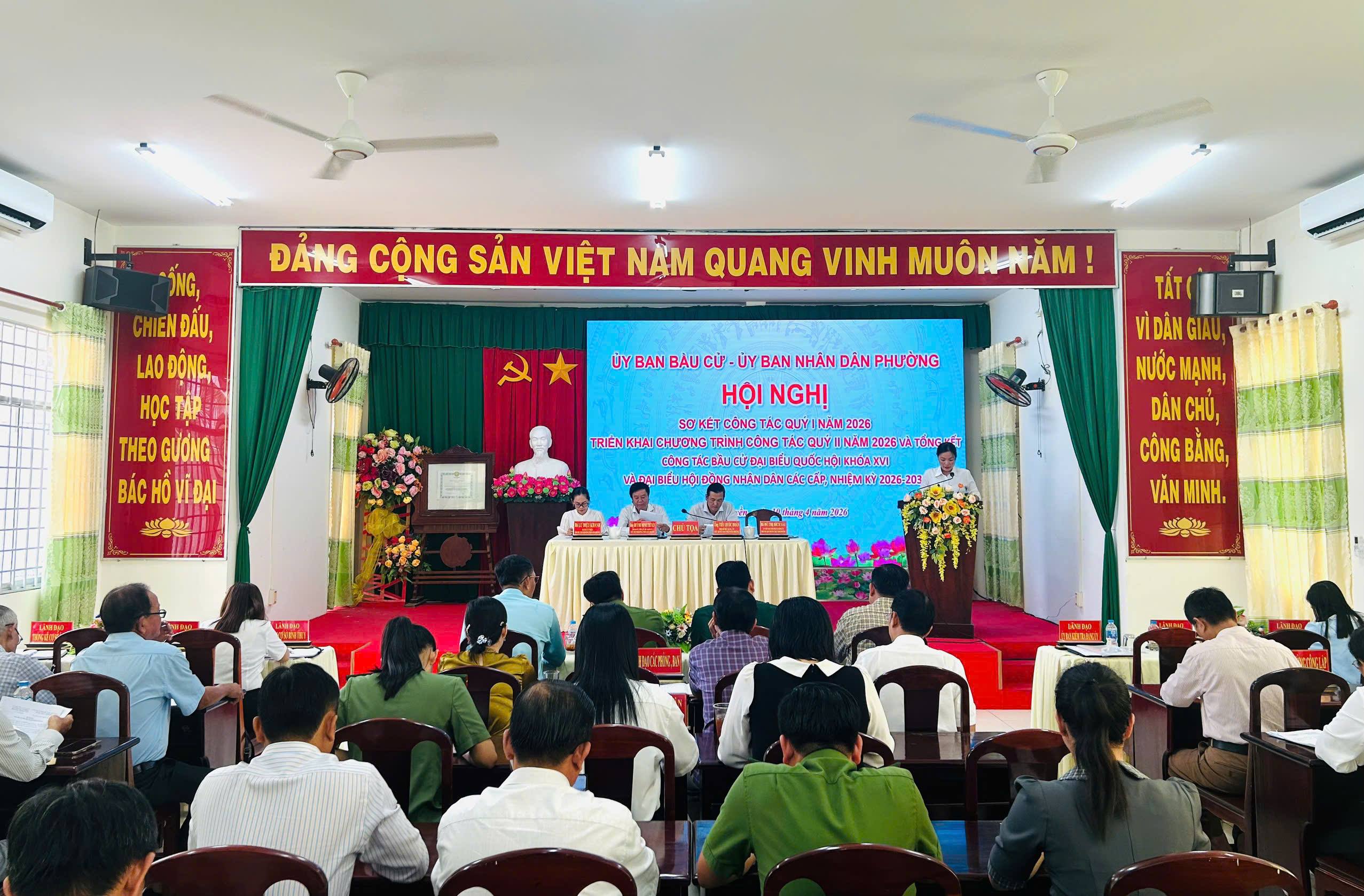 Hội nghị sơ kết thực hiện nhiệm vụ phát triển kinh tế - xã hội, quốc phòng - an ninh quý I và triển khai chương trình công tác quý II năm 2026
