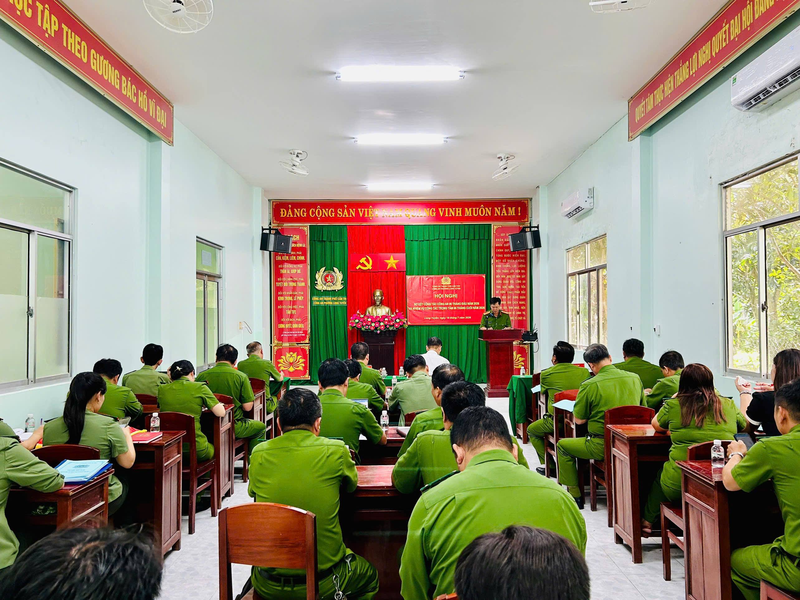 Công an phường Long Tuyền sơ kết công tác 6 tháng đầu năm, triển khai nhiệm vụ 6 tháng cuối năm 2026