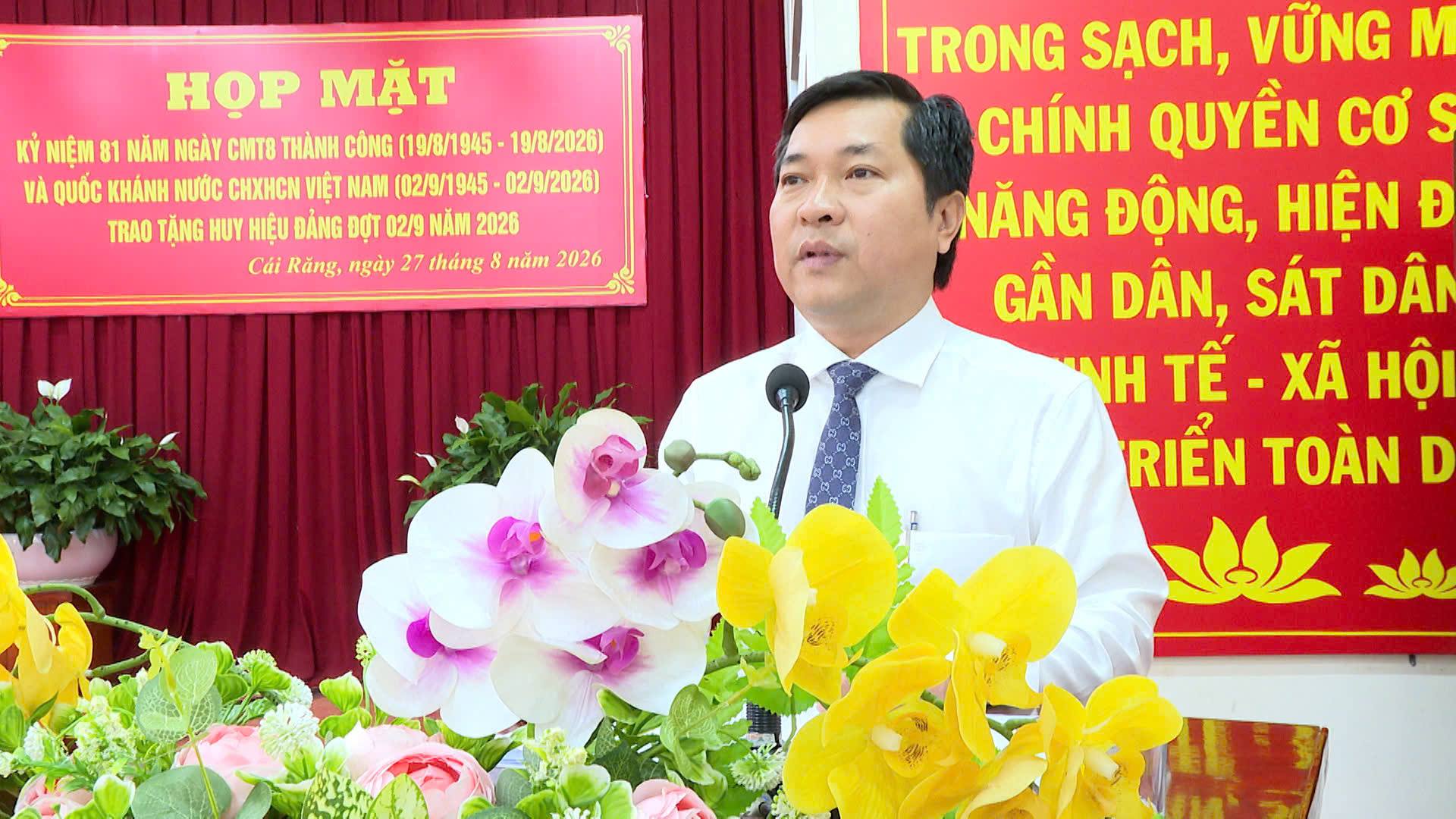 CÁI RĂNG: TRAO HUY HIỆU ĐẢNG CHO 145 ĐẢNG VIÊN  CAO NIÊN TUỔI ĐẢNG ĐỢT 2/9 