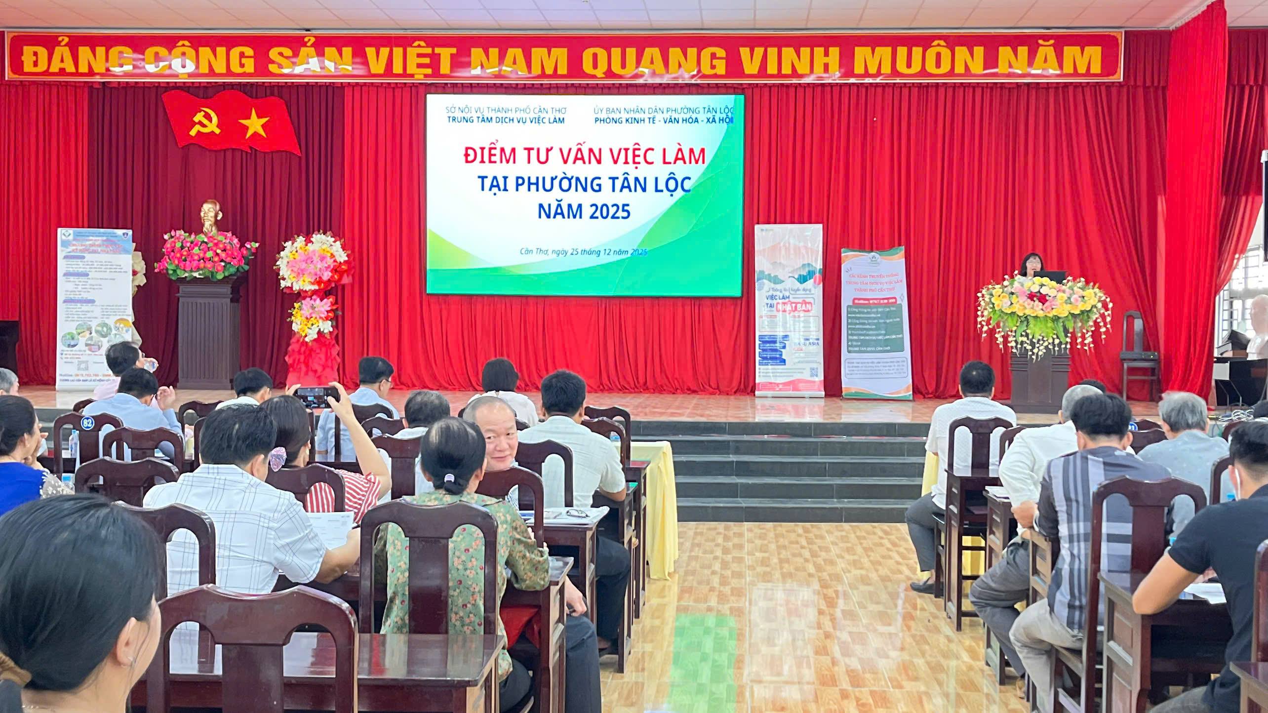 Phường Tân Lộc tổ chức Ngày hội Tư vấn, giới thiệu việc làm.