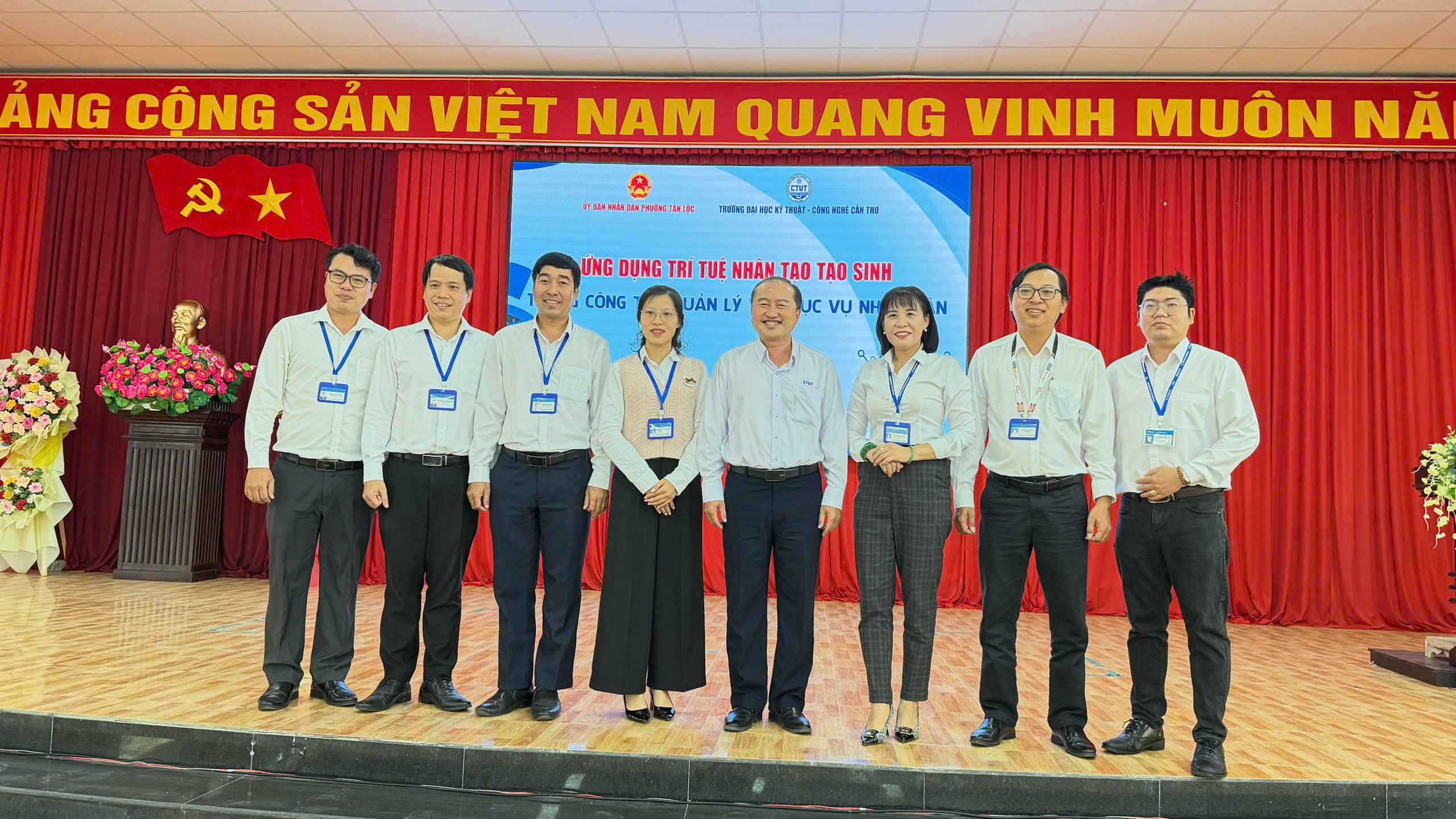 Ủy ban nhân dân phường Tân Lộc phối hợp với Trường Đại học kỹ thuật - công nghệ cần thơ tổ chức tập huấn “Ứng dụng Trí tuệ nhân tạo tạo sinh - GenAI” trong công tác quản lý và phục vụ nhân dân tại phường Tân Lộc.
