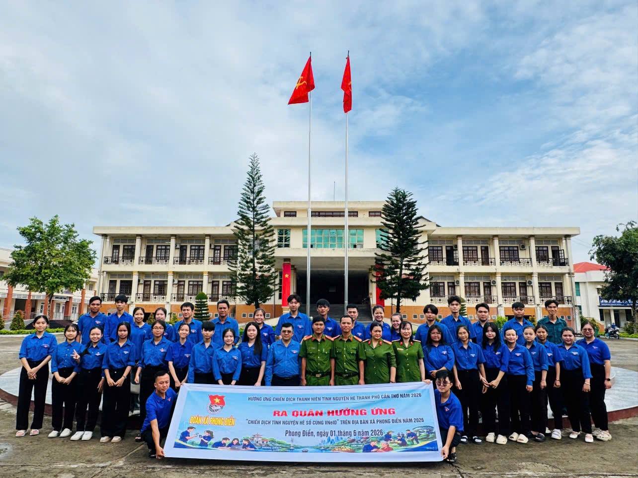 Phong Điền sôi nổi lễ ra quân “Chiến dịch mùa hè số cùng VNeID”