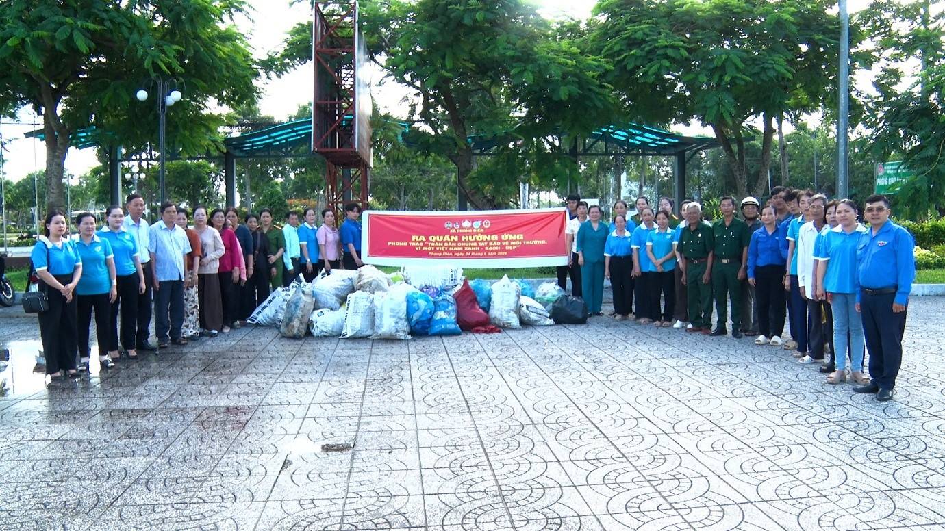 Phong Điền: thu gom 250kg vỏ chai thuốc bảo vệ thực vật đã qua sử dụng